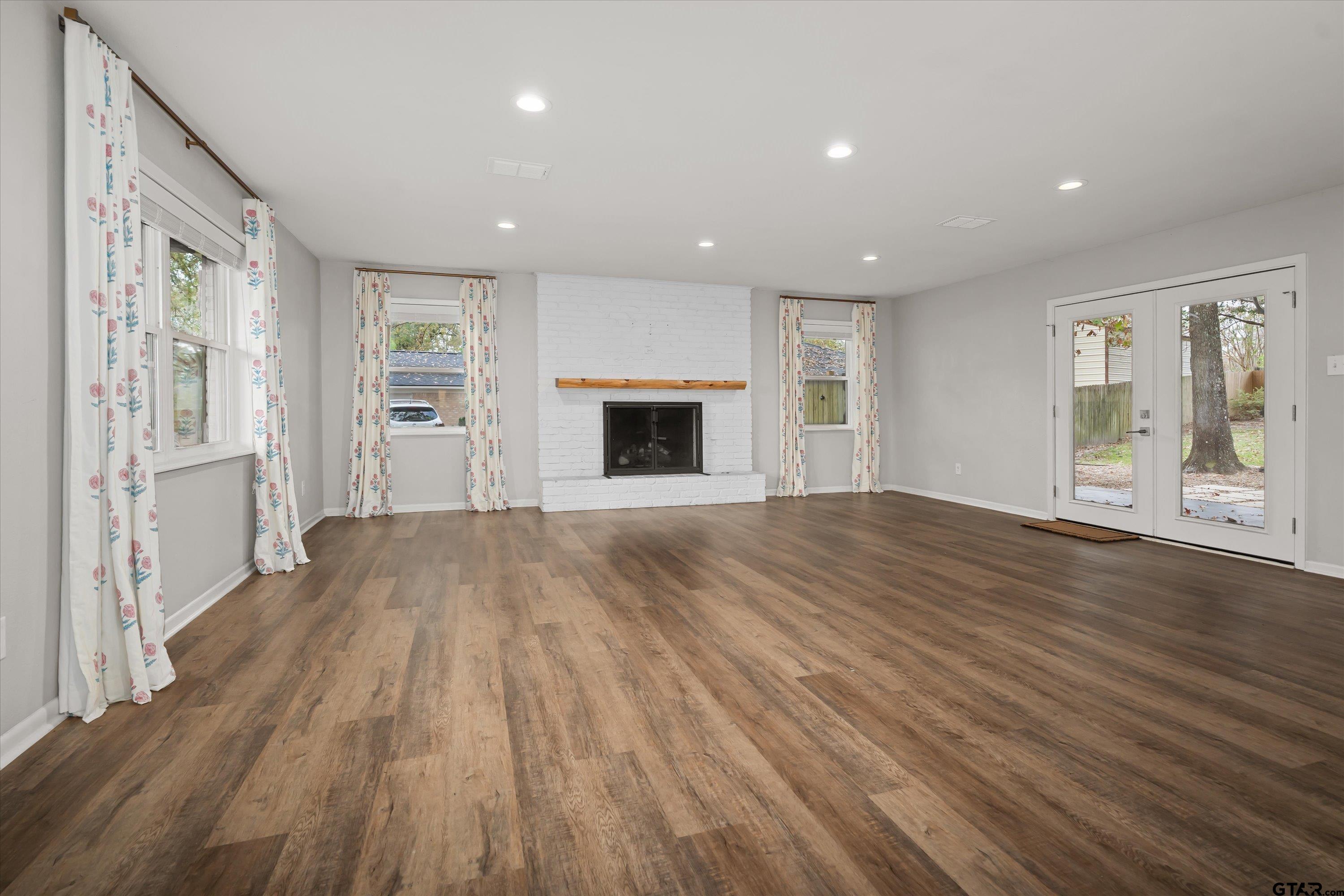 700 Oxford Drive