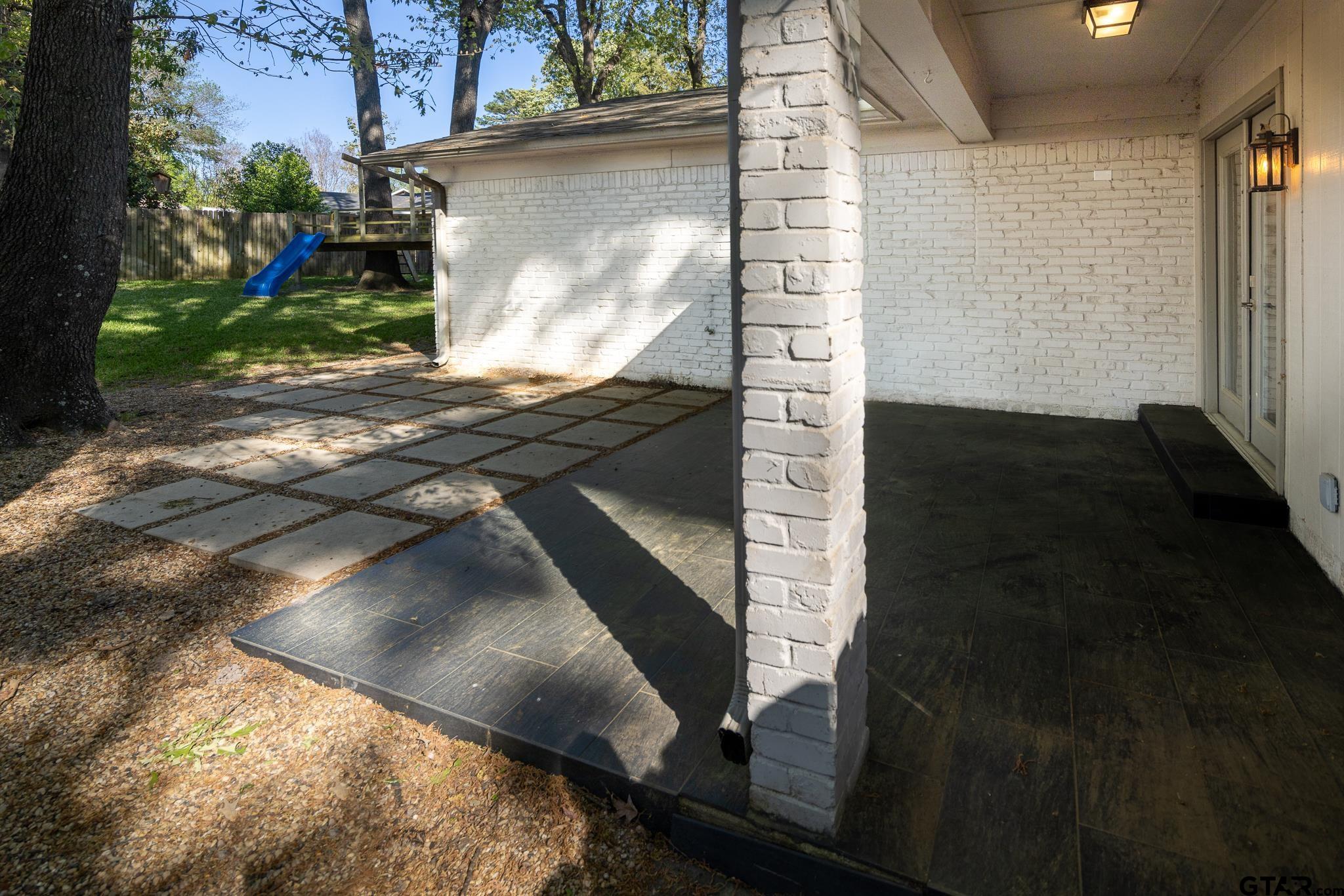 700 Oxford Drive