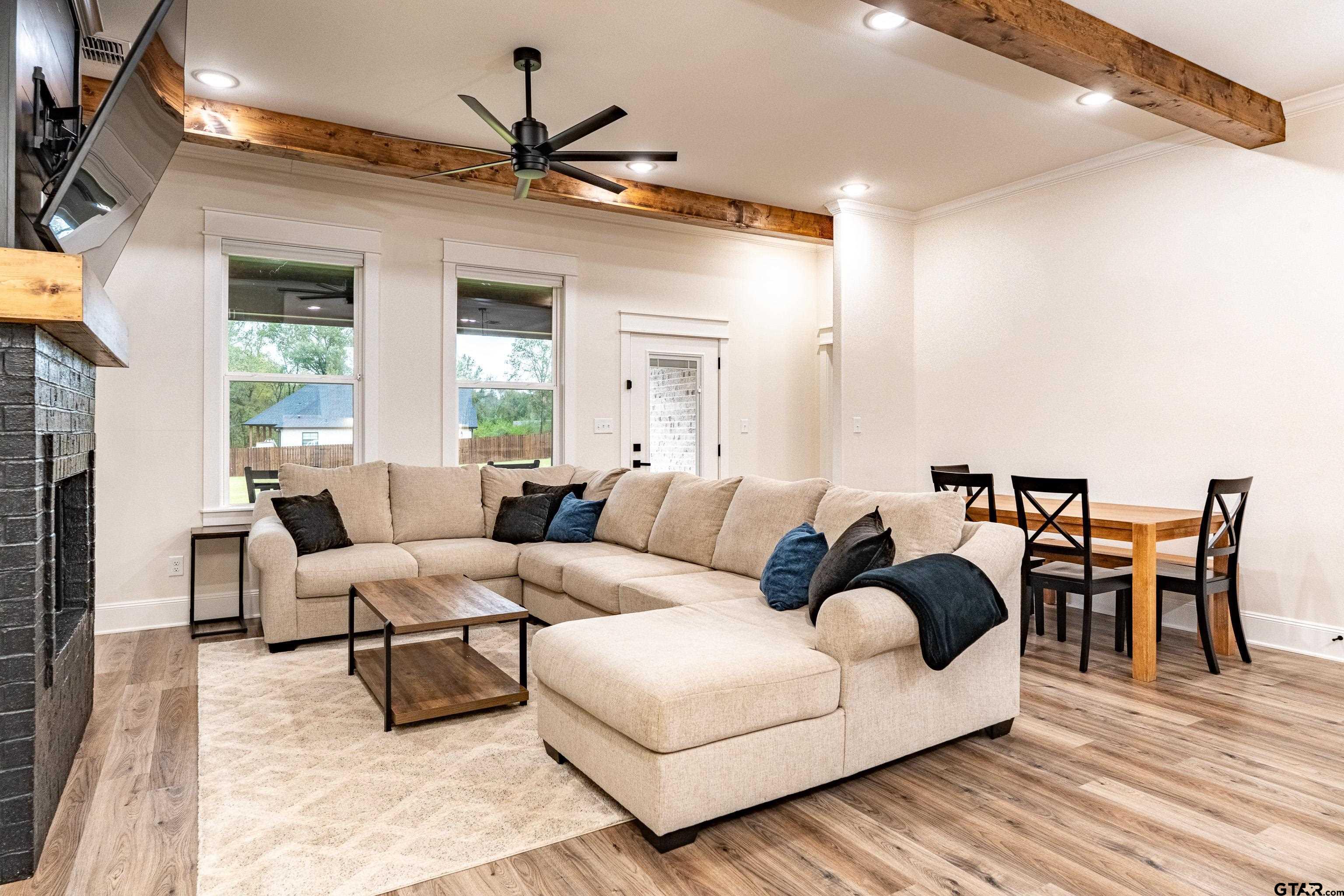 4244 County Road 1295