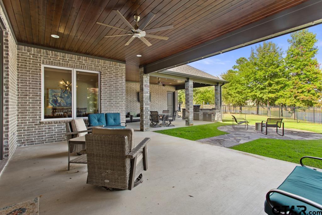 7529 Cross Gate Way