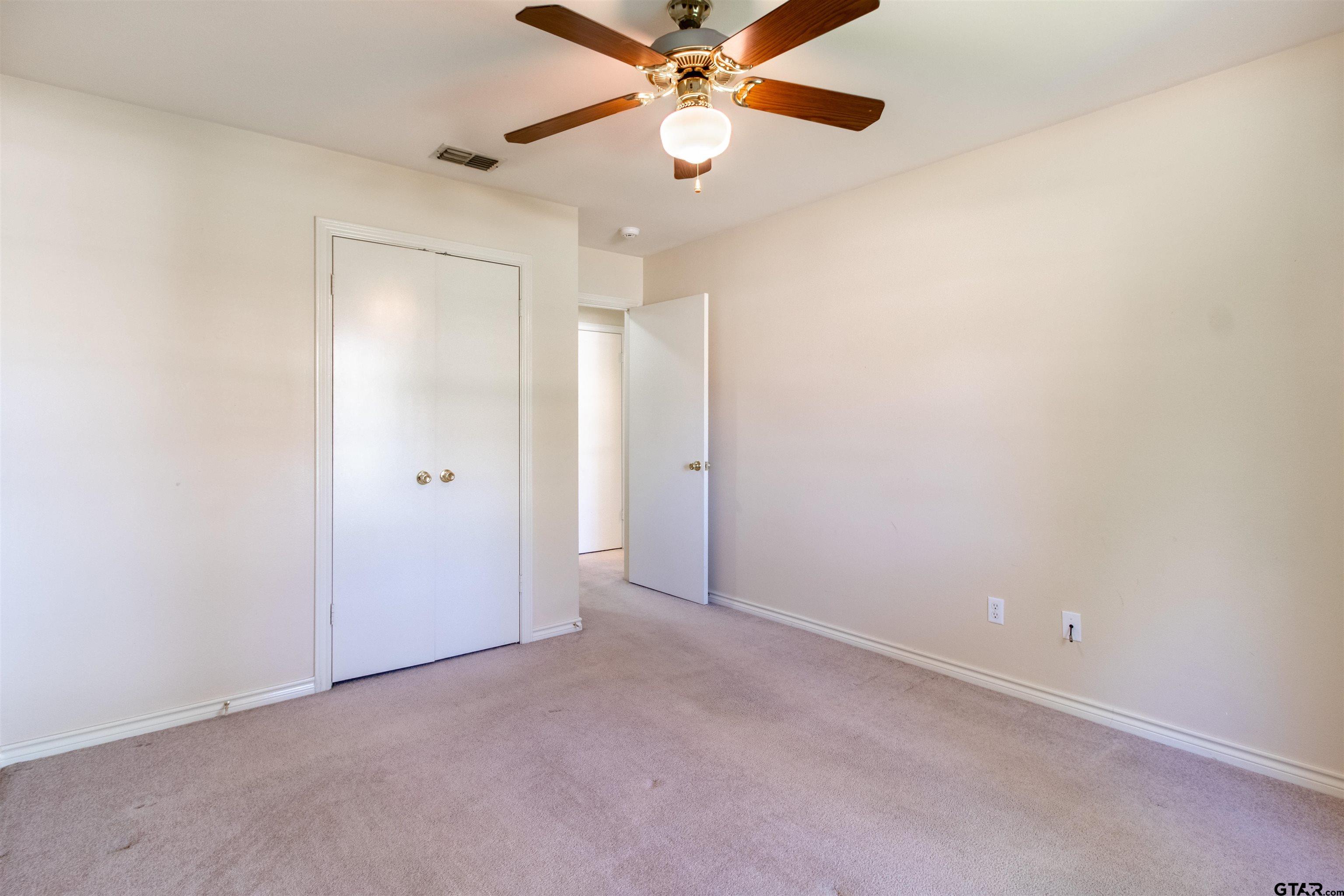 5401 Hollytree Dr #201