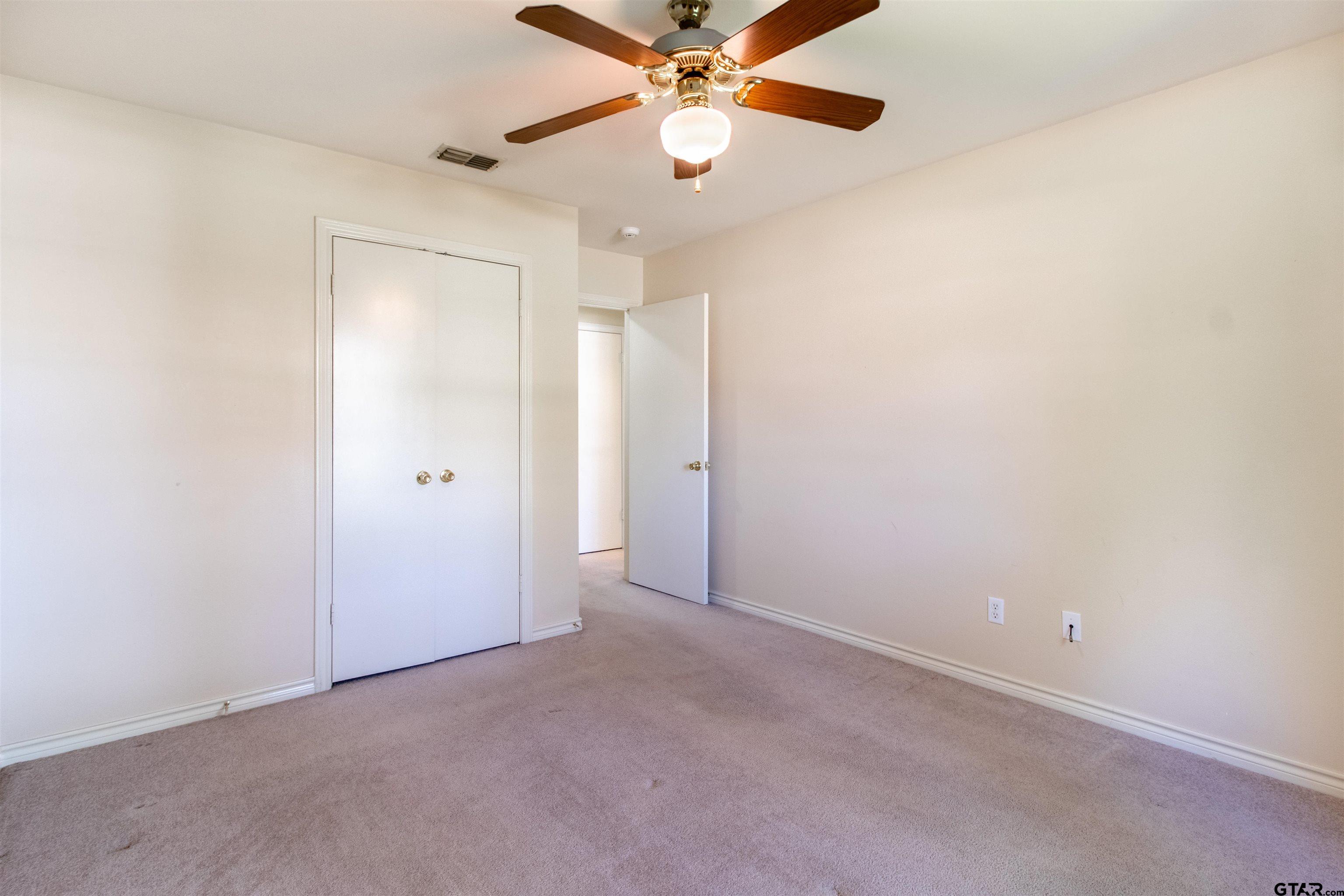 5401 Hollytree Dr #201