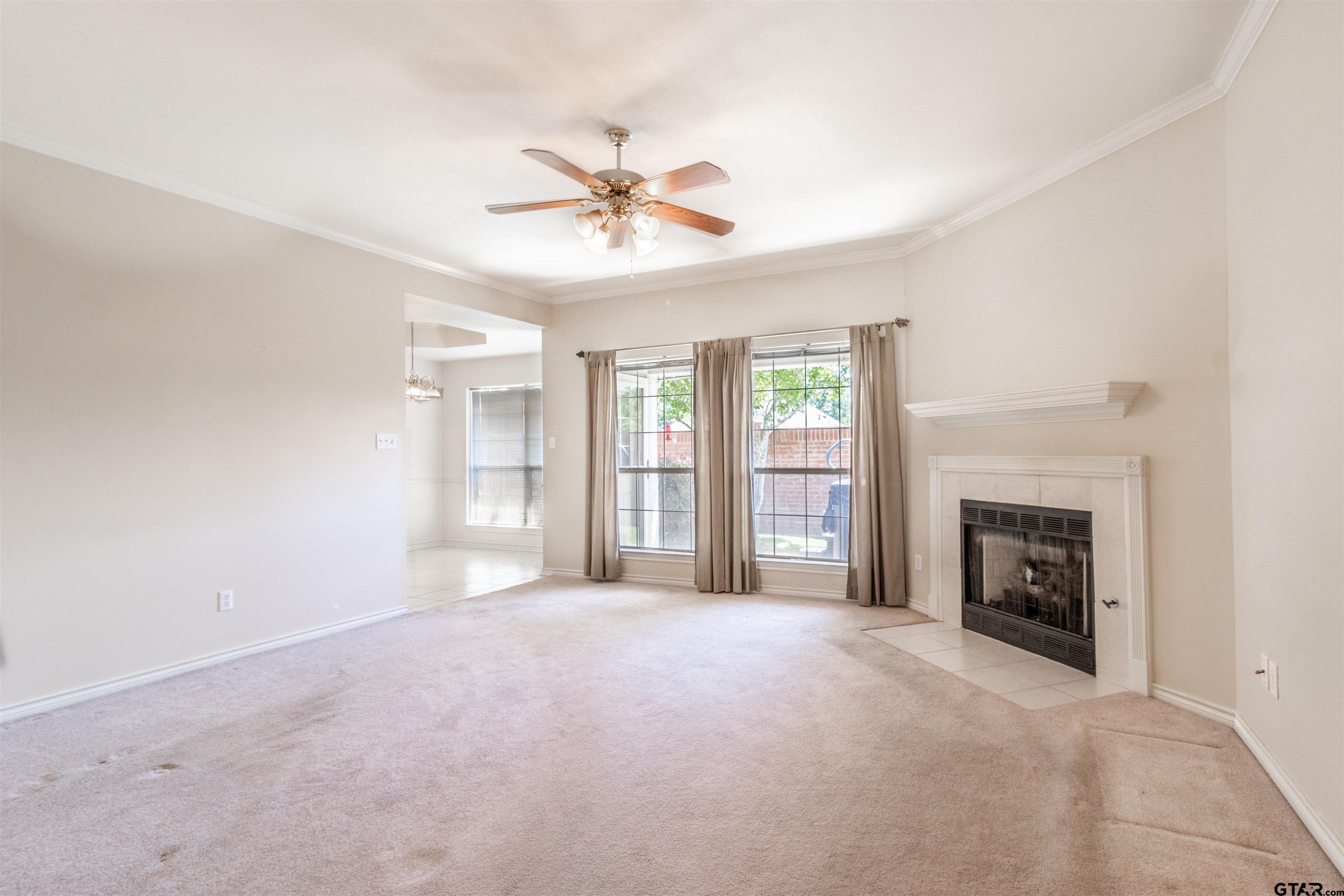 5401 Hollytree Dr #201
