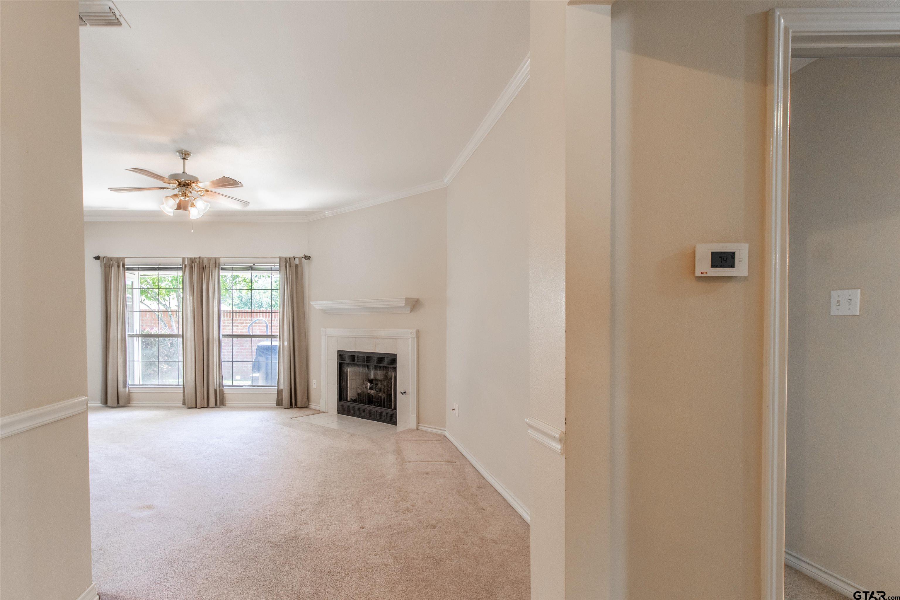 5401 Hollytree Dr #201