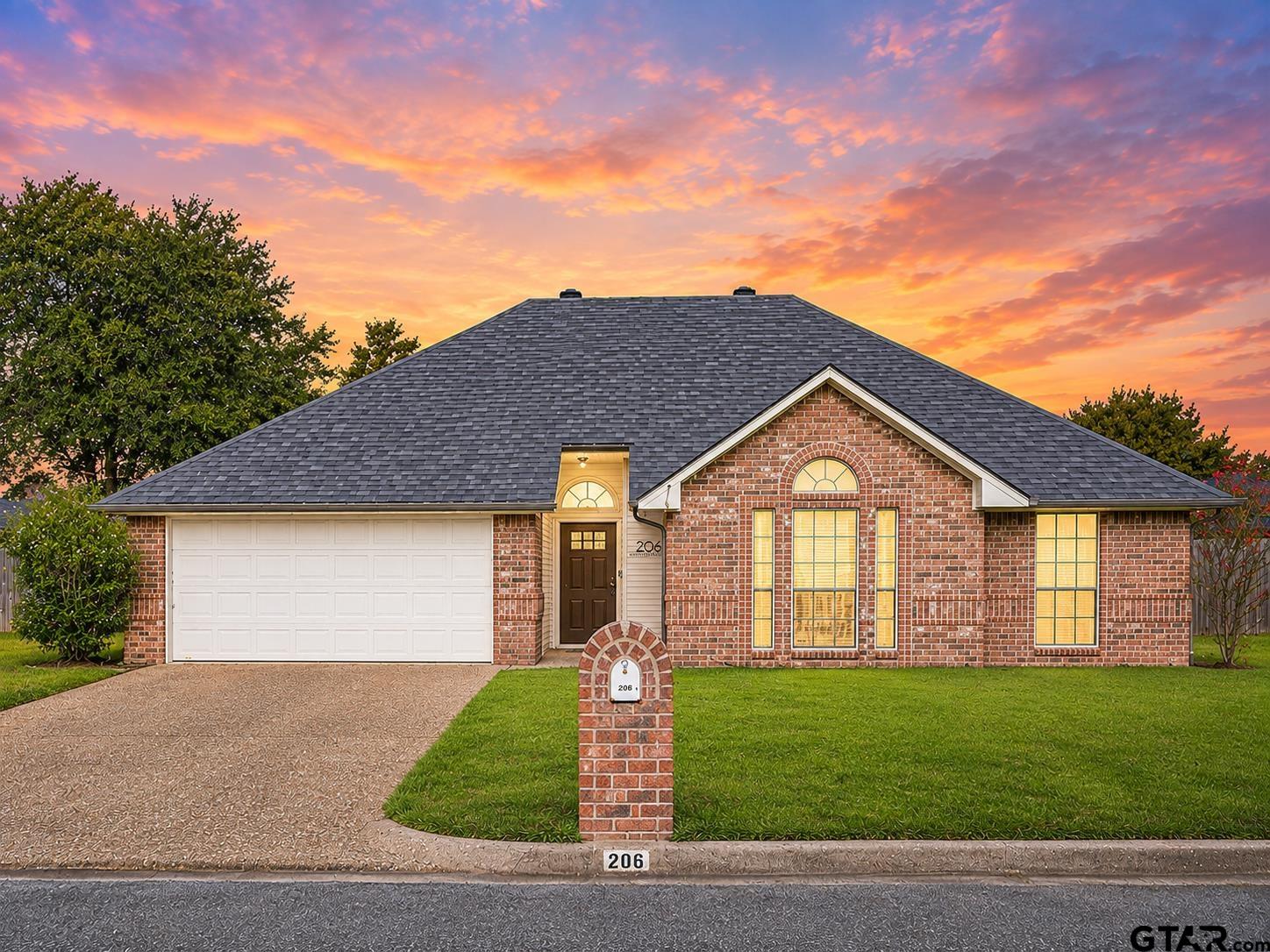206 Eastgate Dr