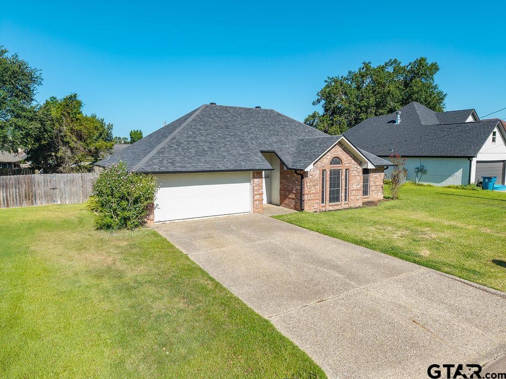 206 Eastgate Dr