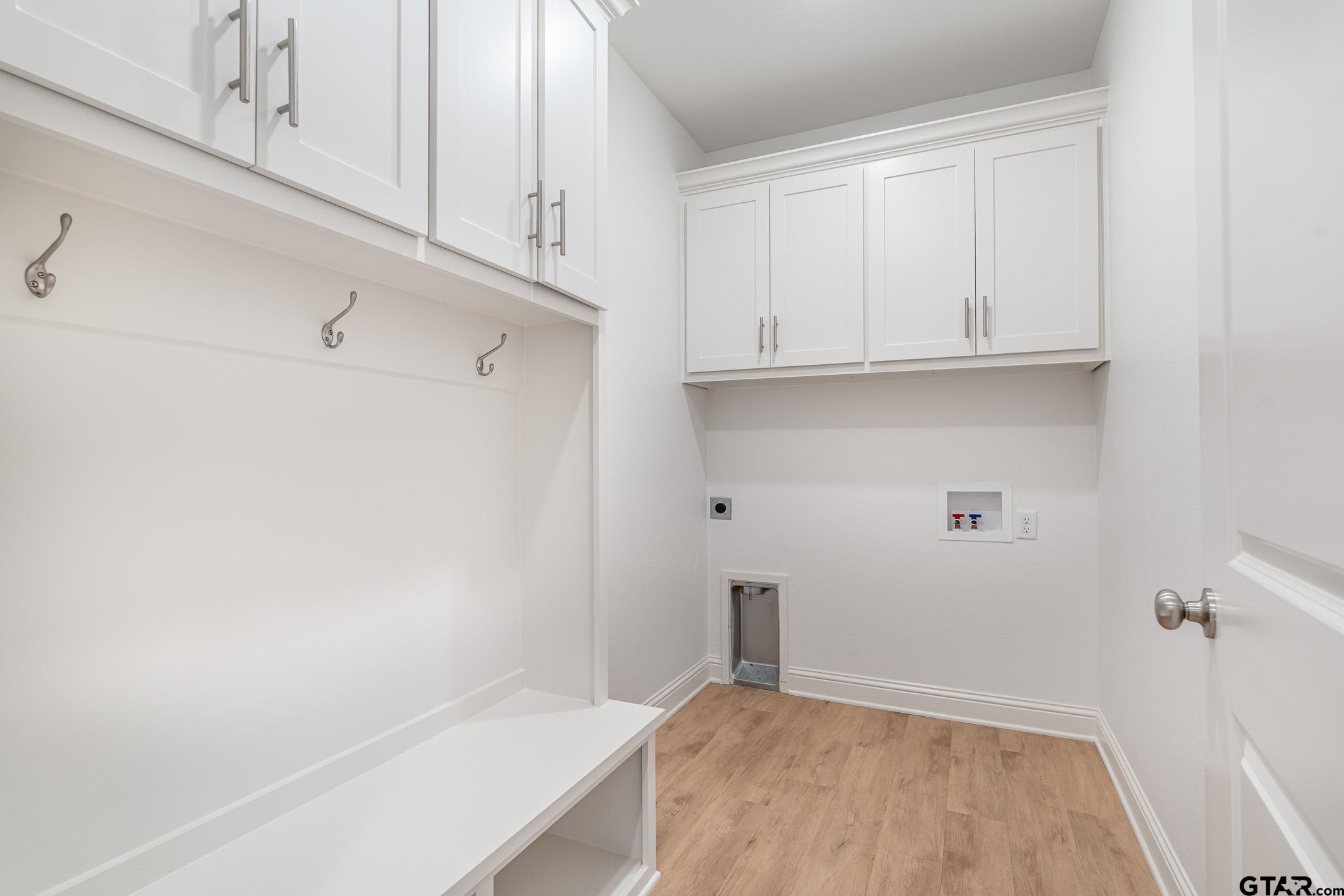 320 Amanda Avenue