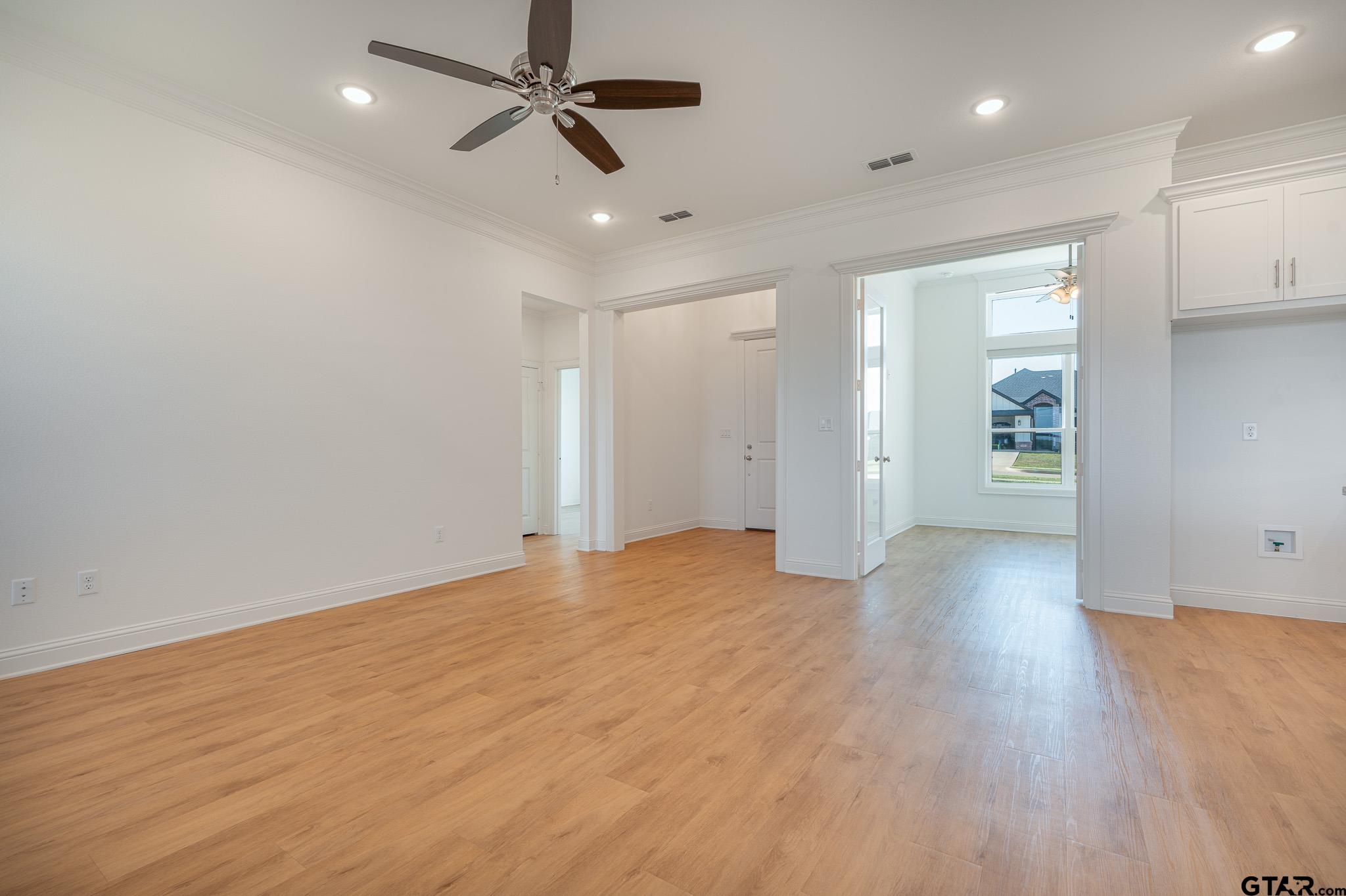 320 Amanda Avenue