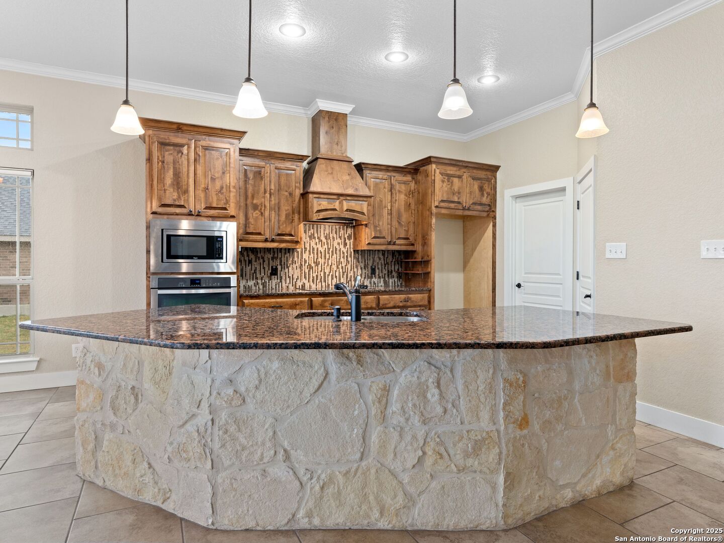 822 CHAMBORD DRIVE