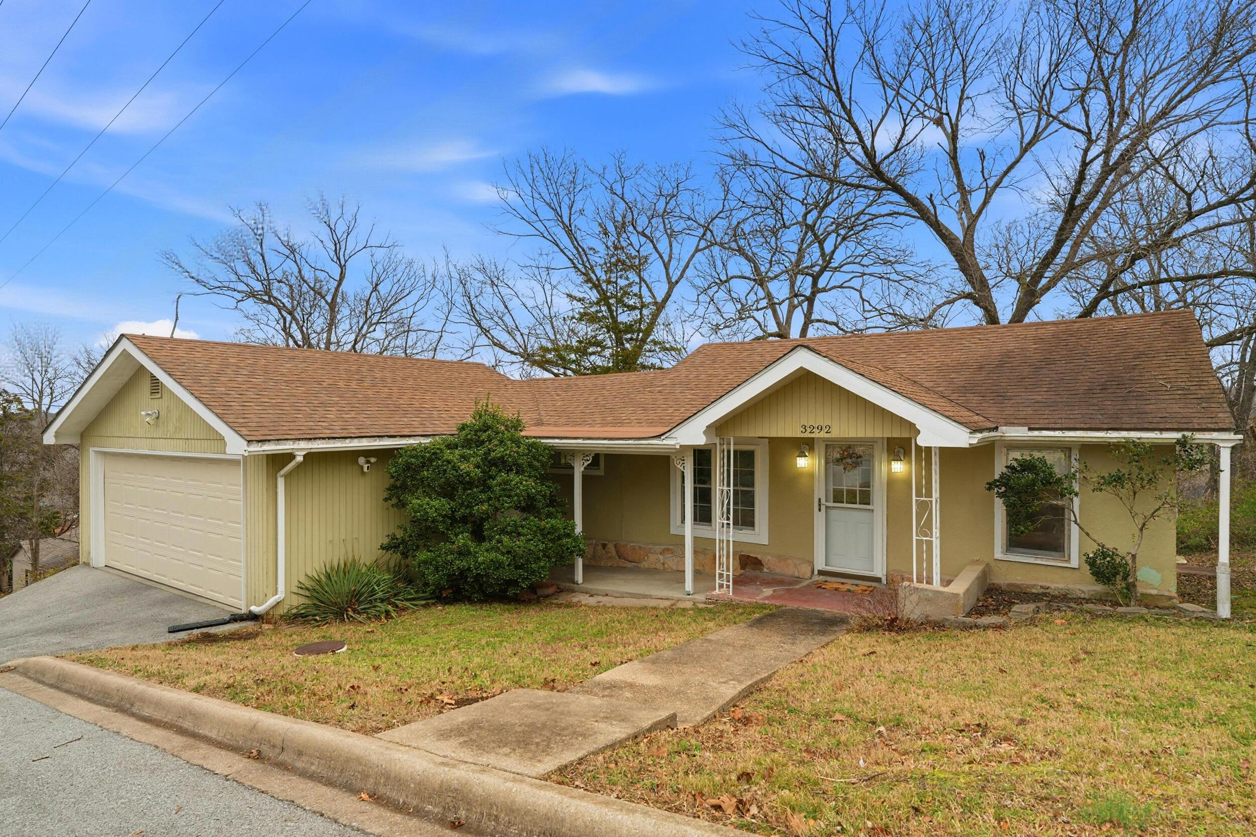 3292 Maple Street