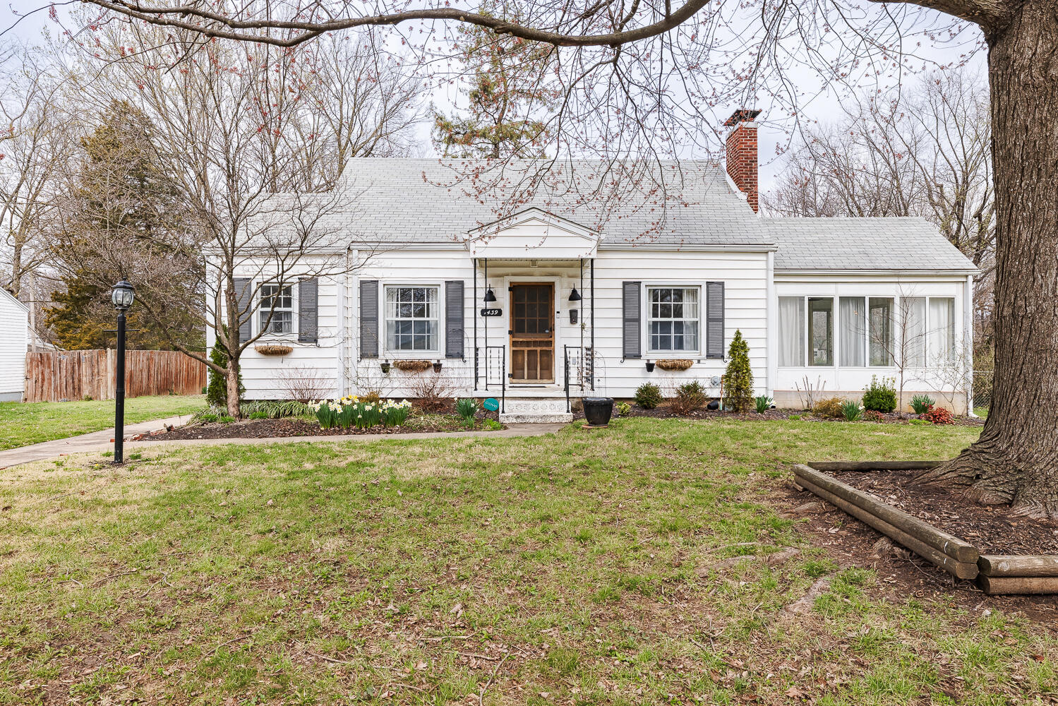 1439 E Stanford Street