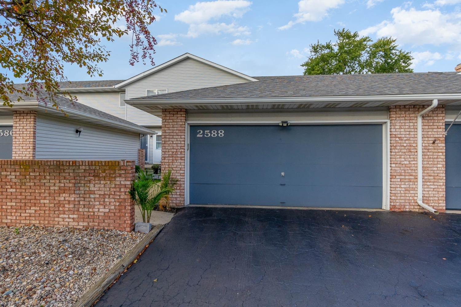 2588 Brookwood Drive