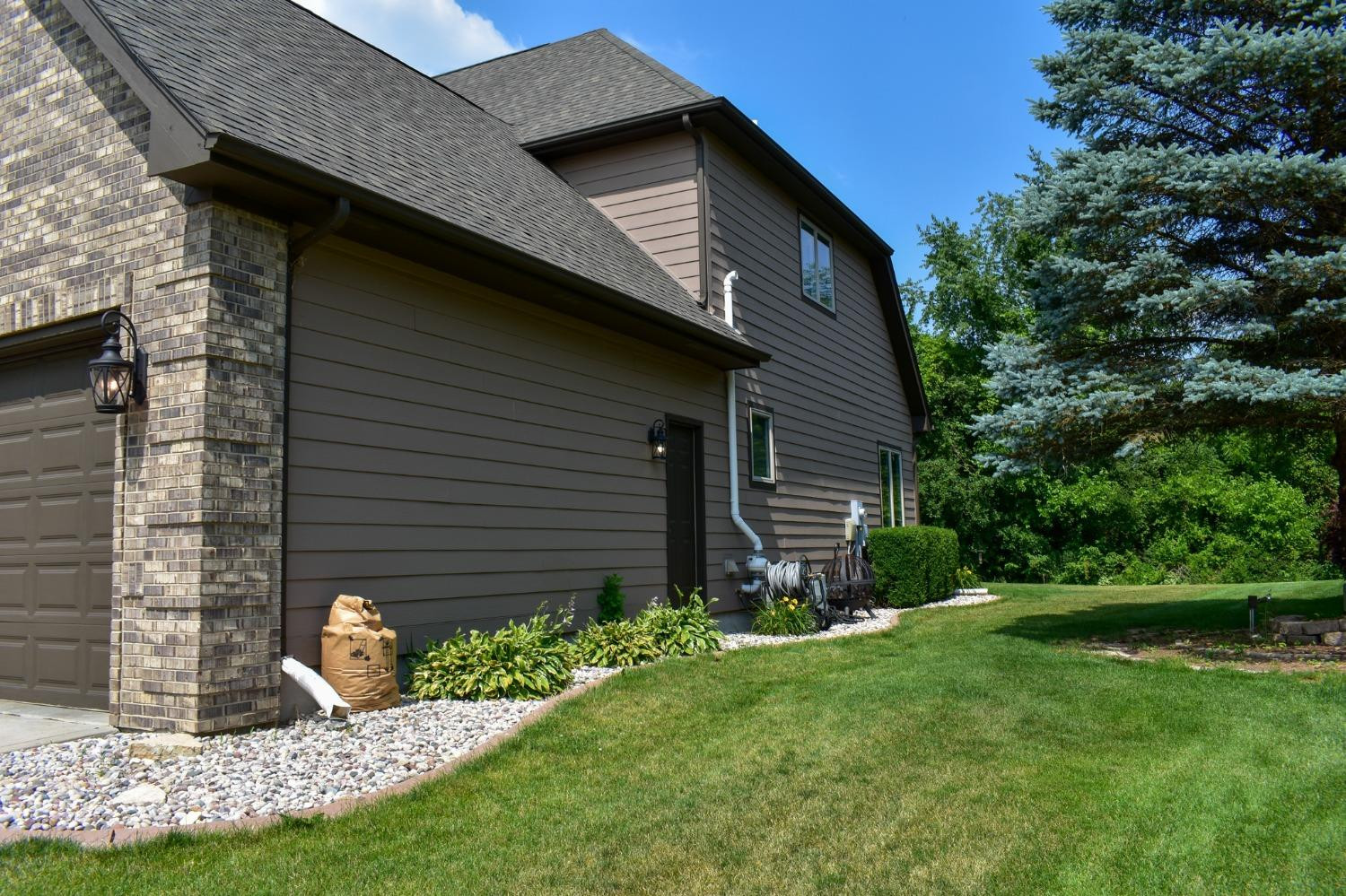 10589 Erie Drive
