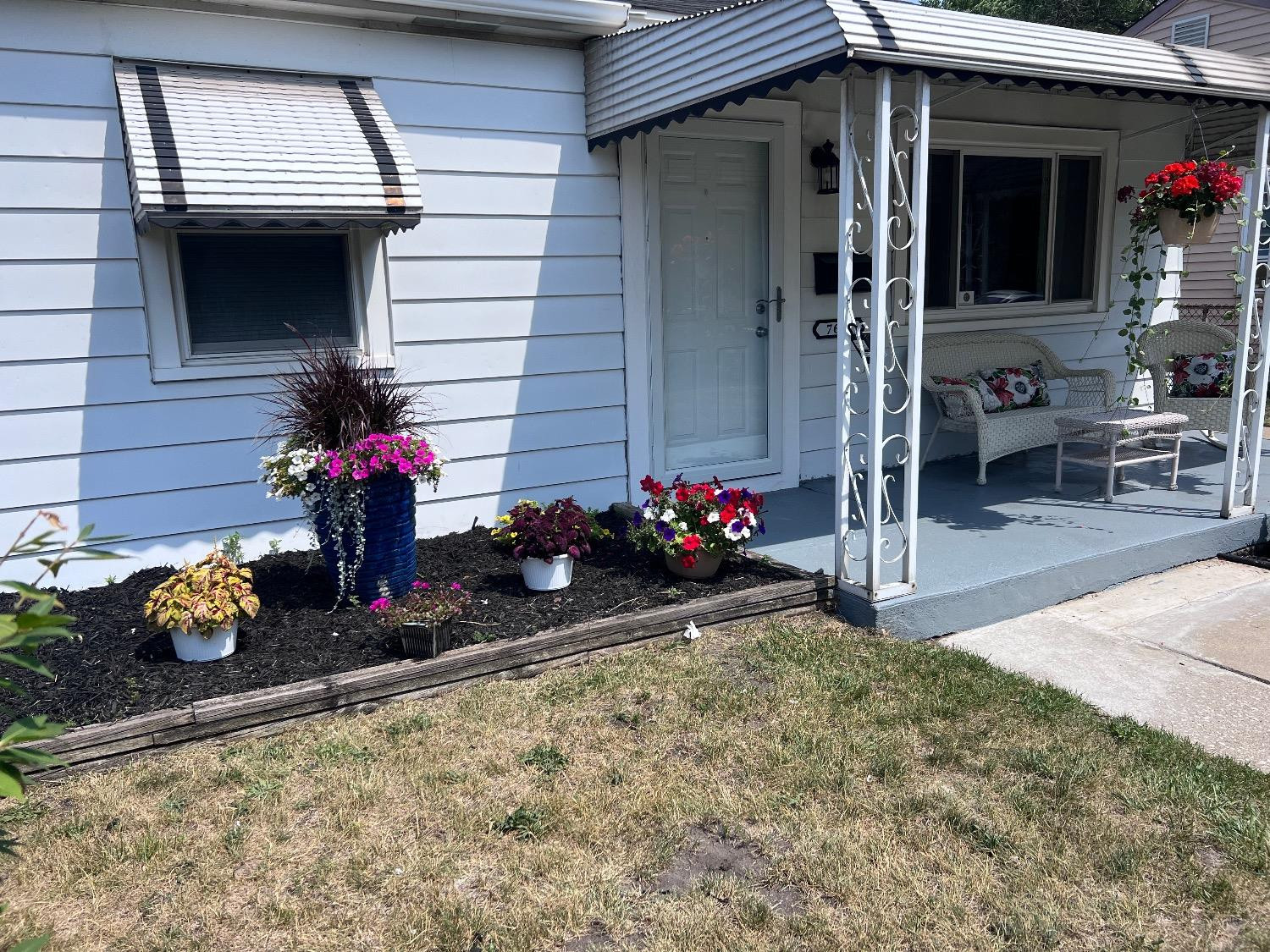 7605 Chestnut Avenue