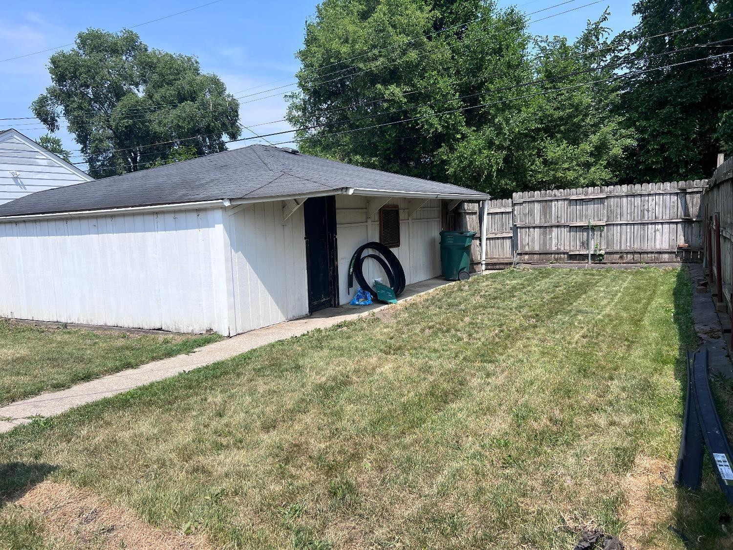 7605 Chestnut Avenue