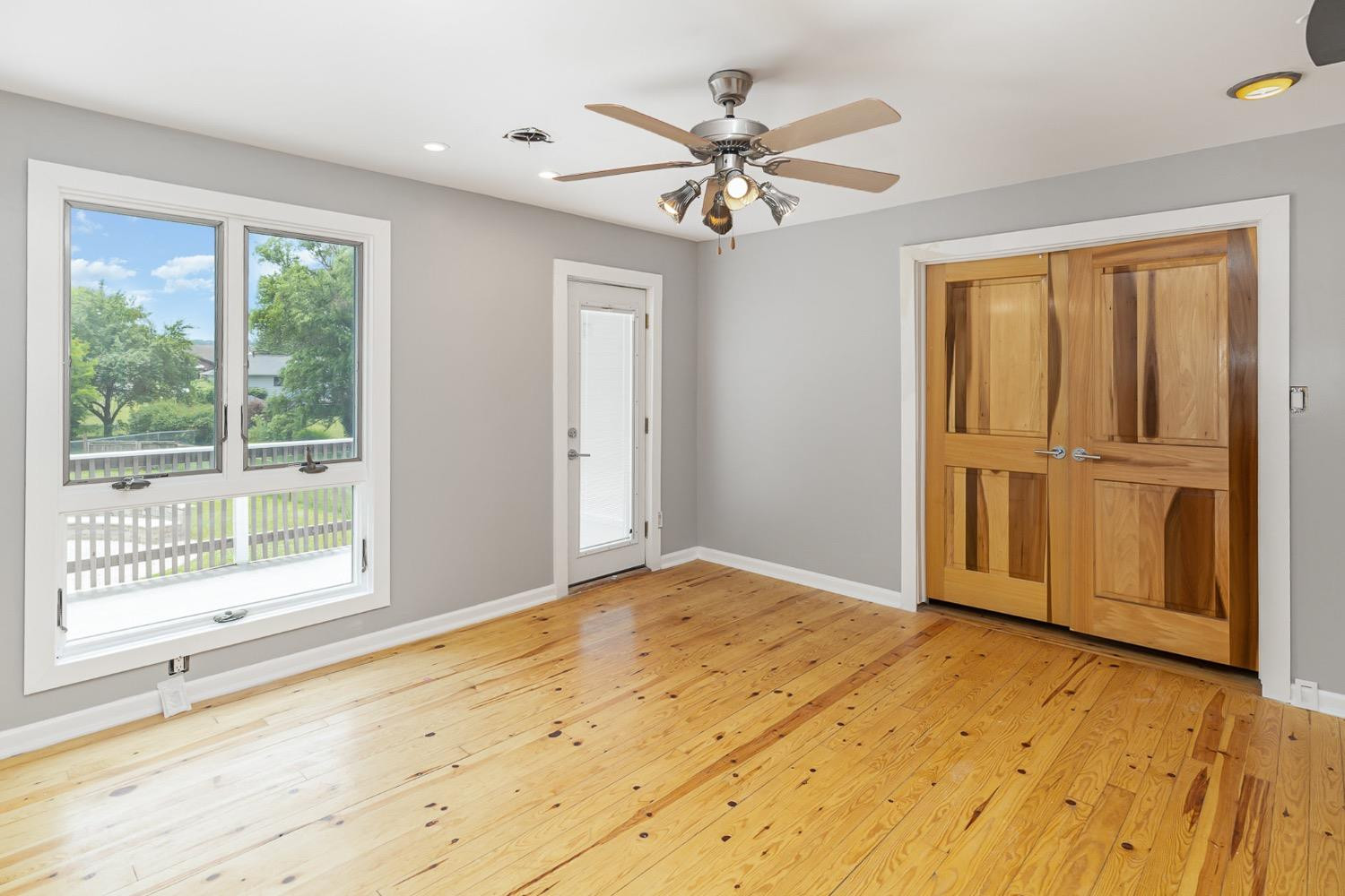 2212 Elm Tree Lane