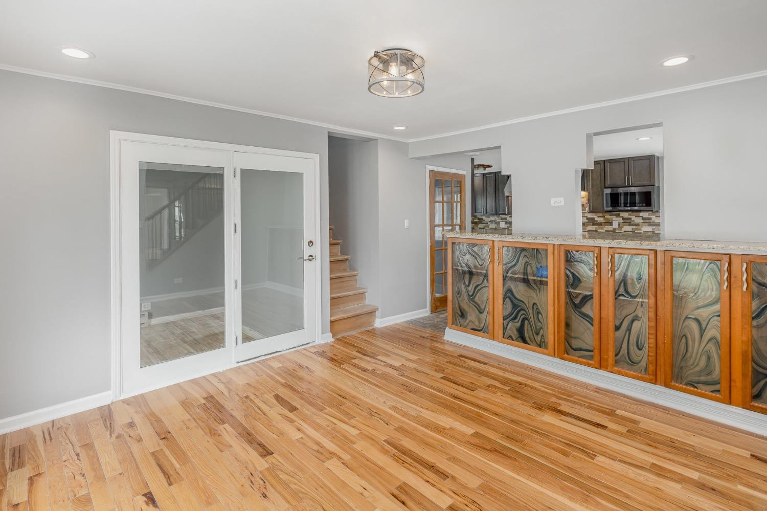 2212 Elm Tree Lane