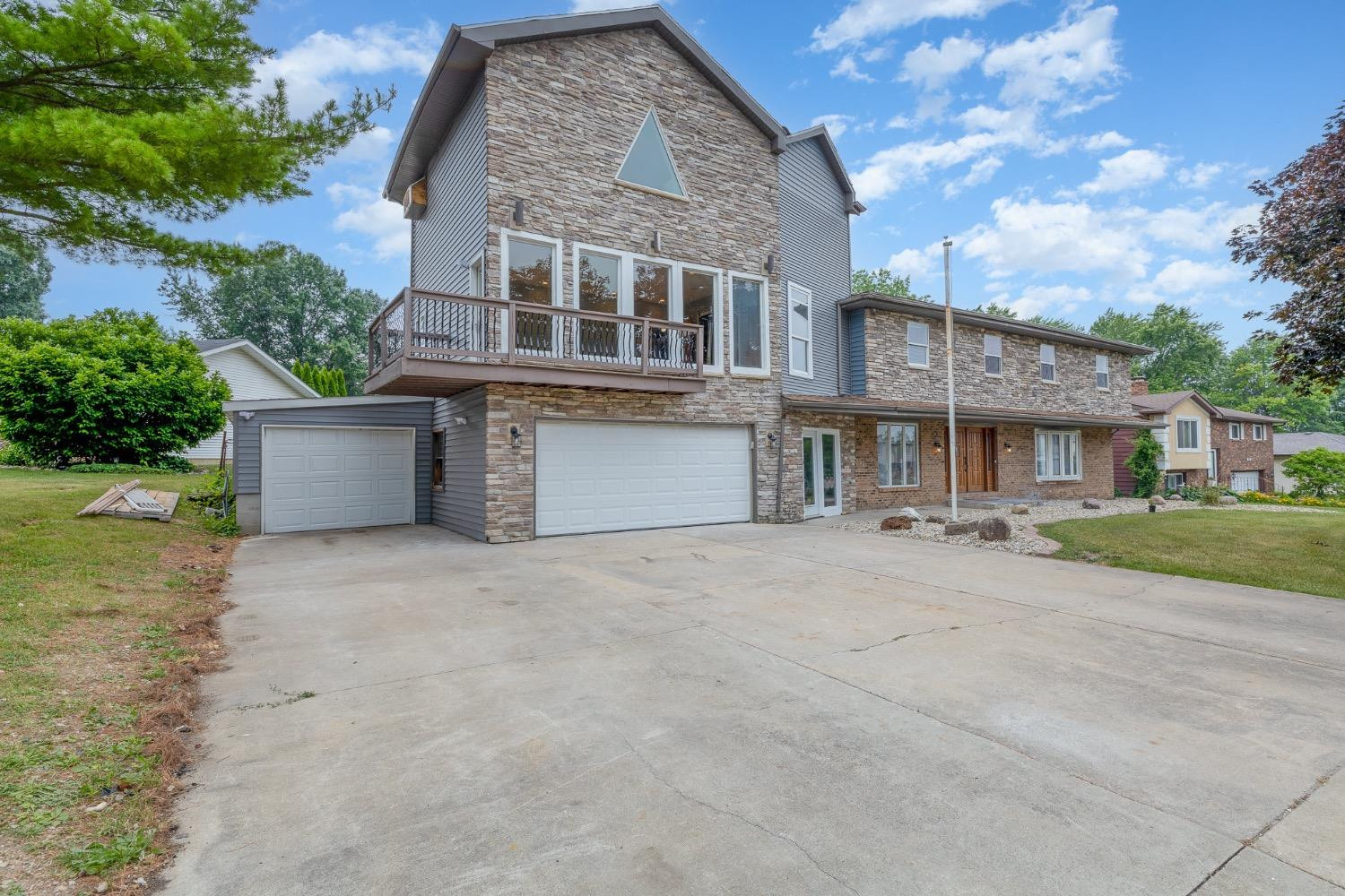 2212 Elm Tree Lane