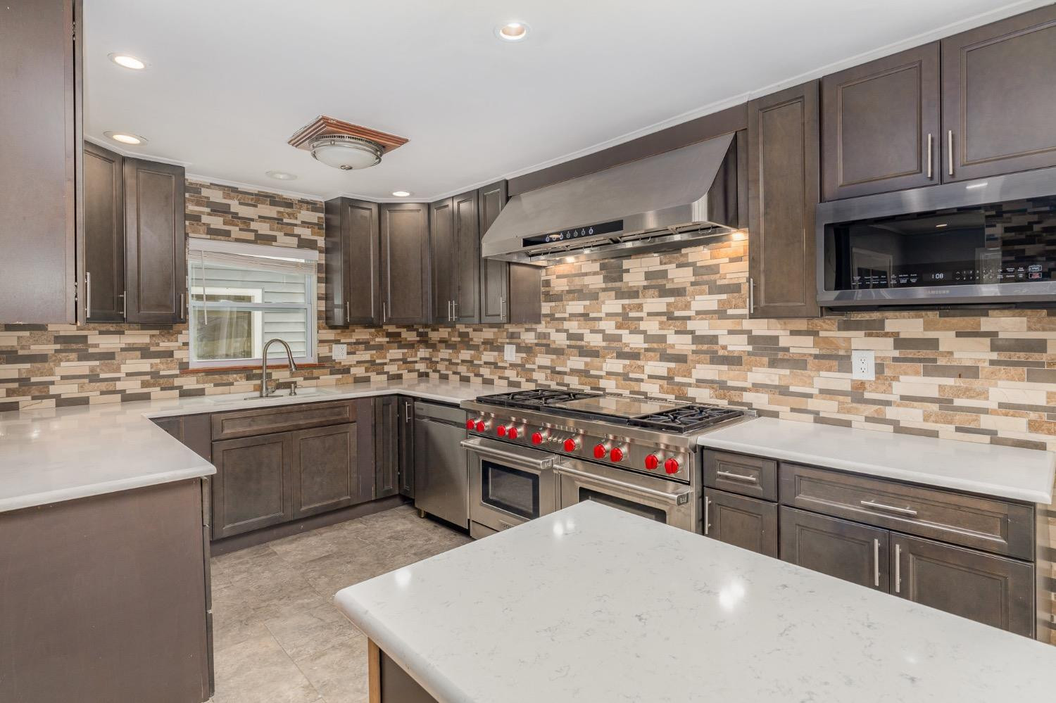 2212 Elm Tree Lane
