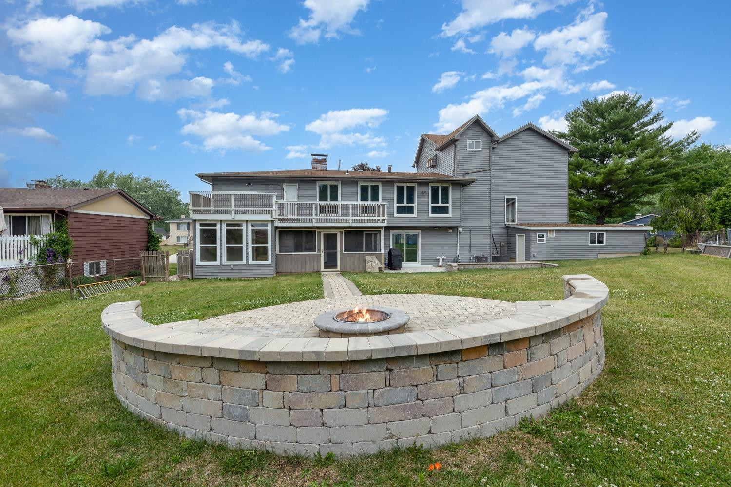 2212 Elm Tree Lane