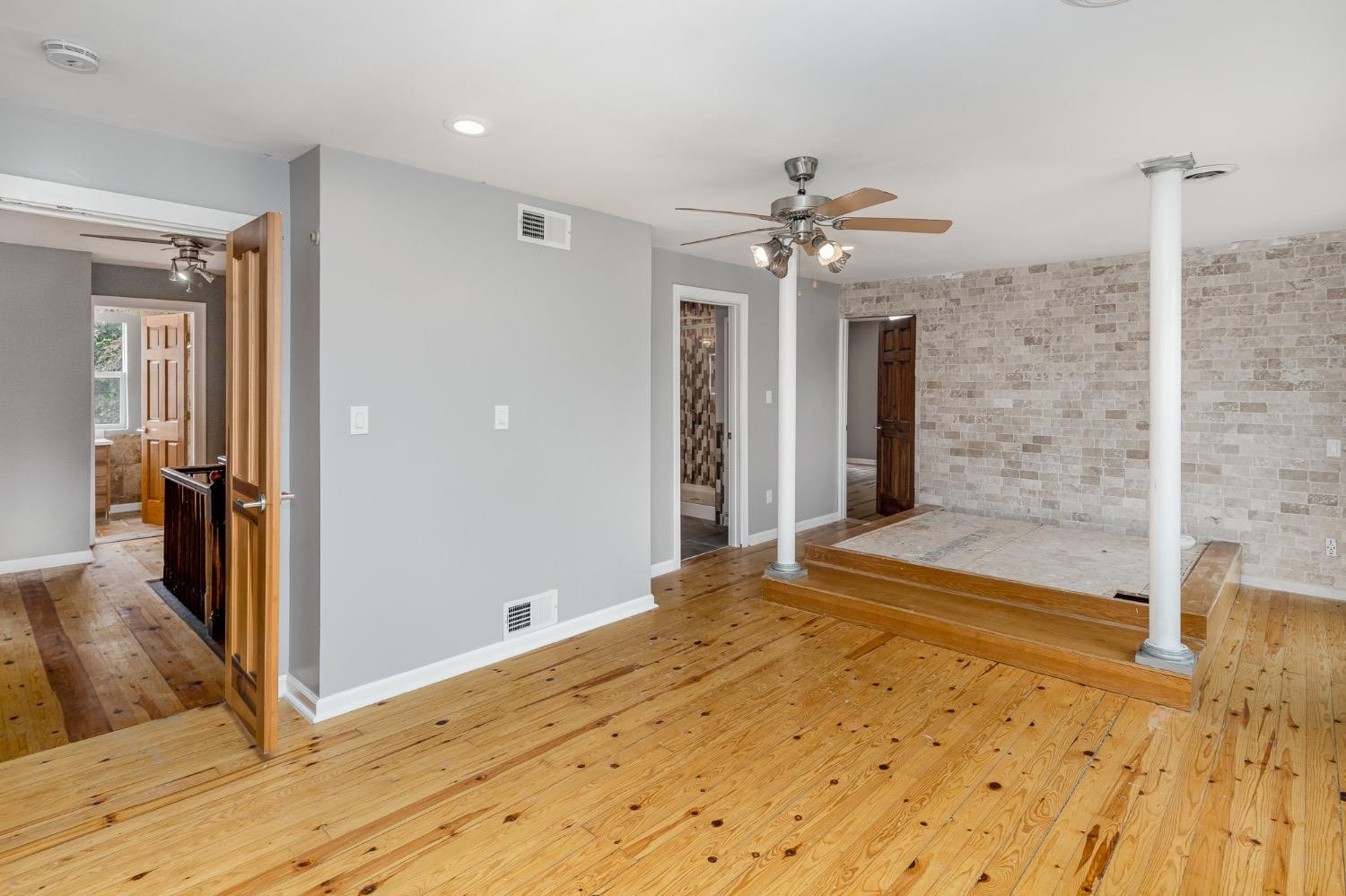 2212 Elm Tree Lane