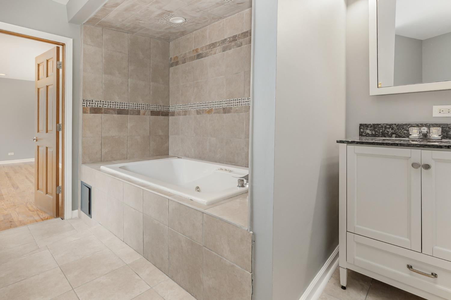 2212 Elm Tree Lane