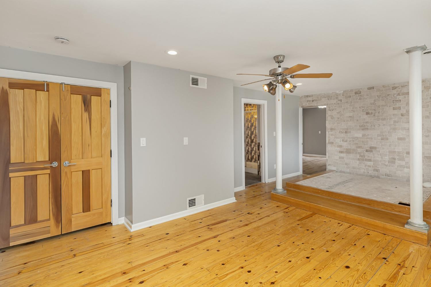 2212 Elm Tree Lane