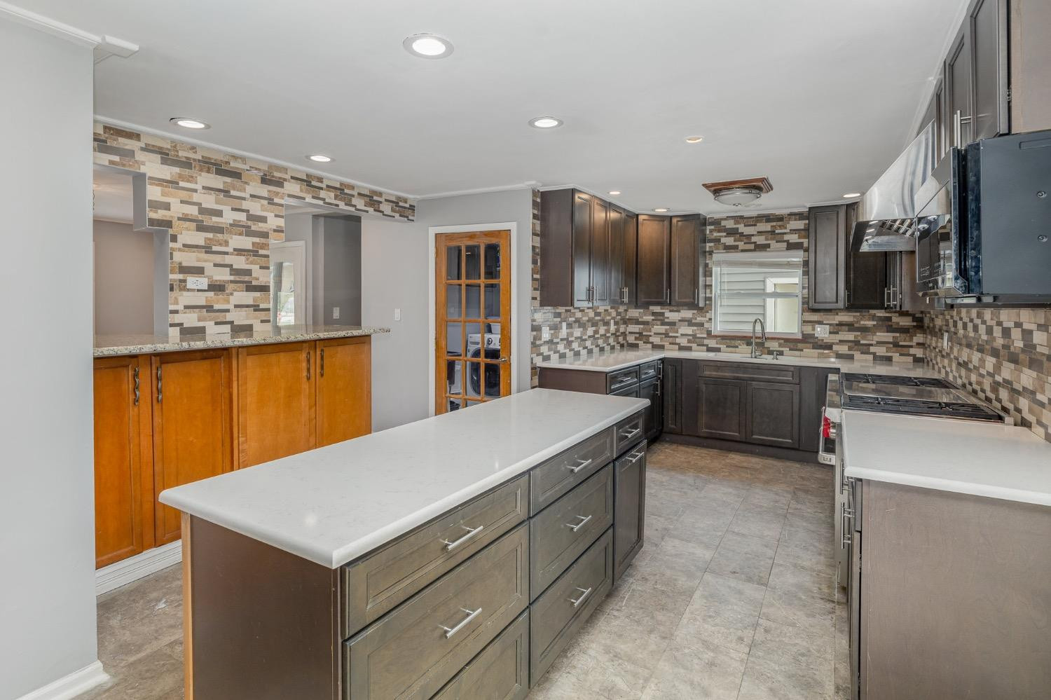 2212 Elm Tree Lane