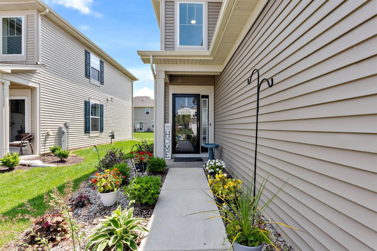 1837 E 110th Place