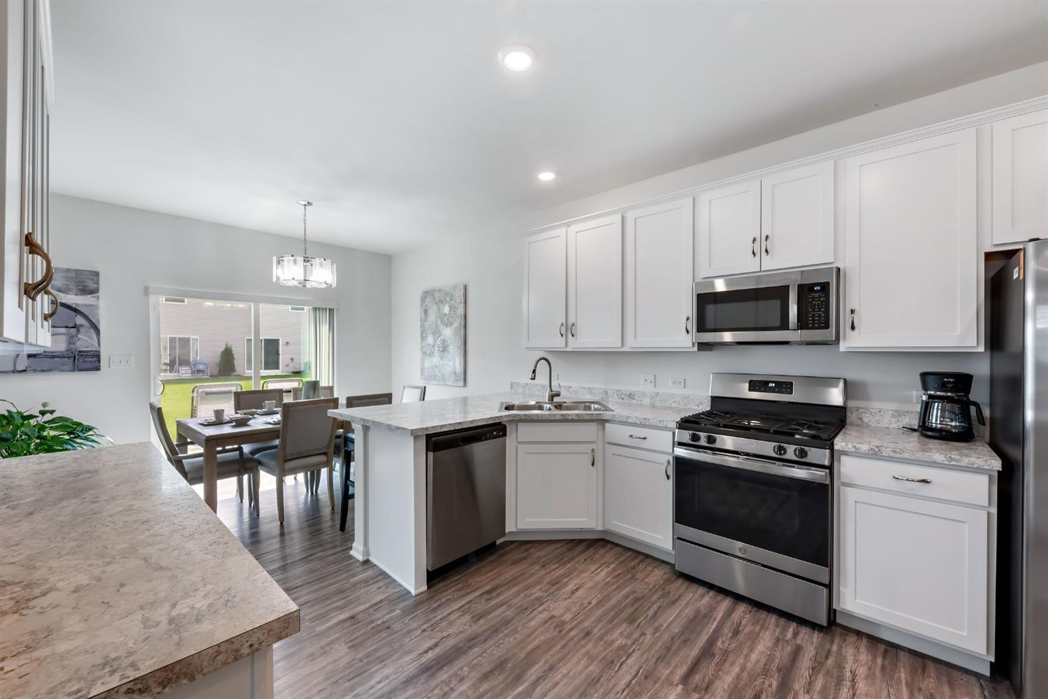 1837 E 110th Place