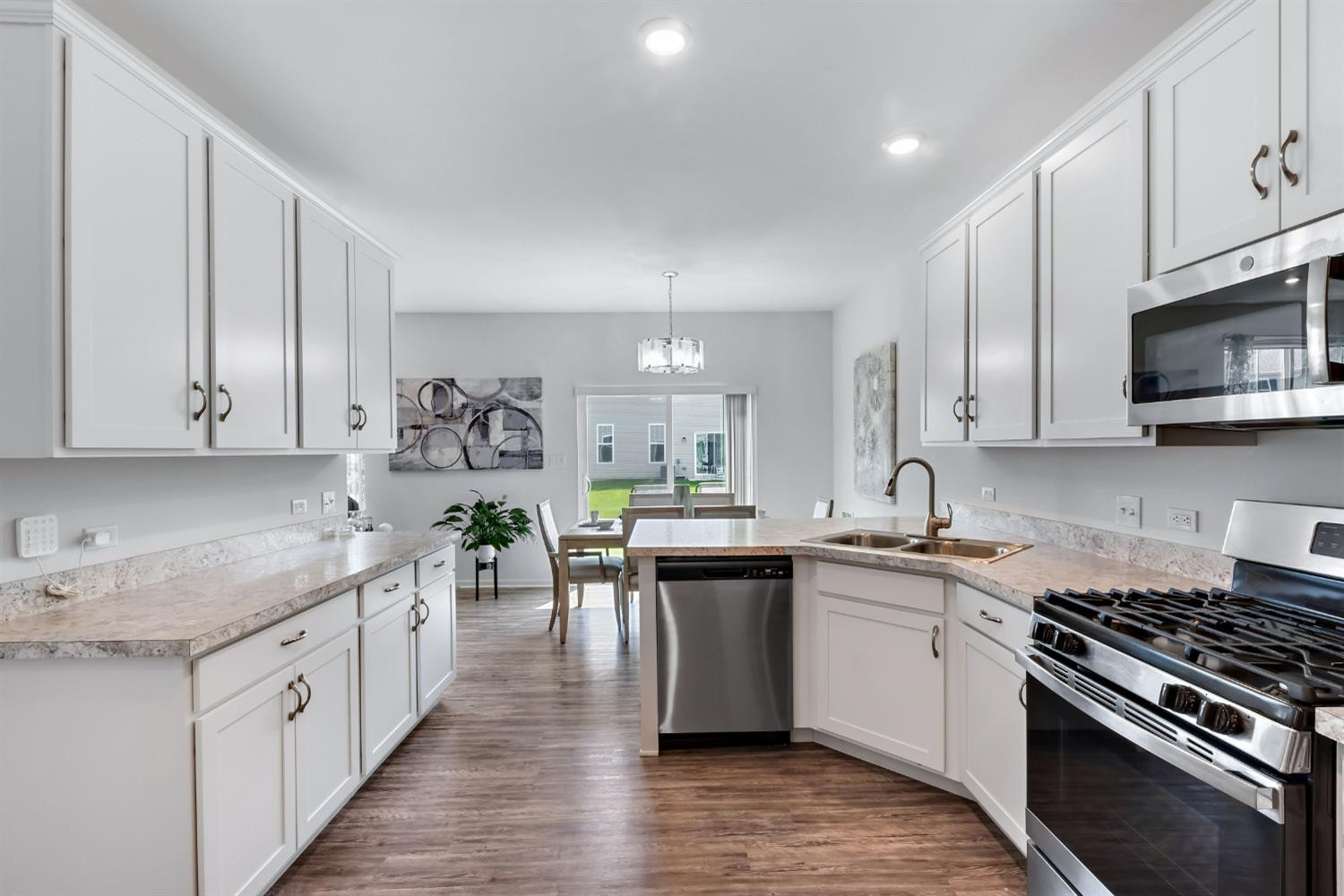 1837 E 110th Place