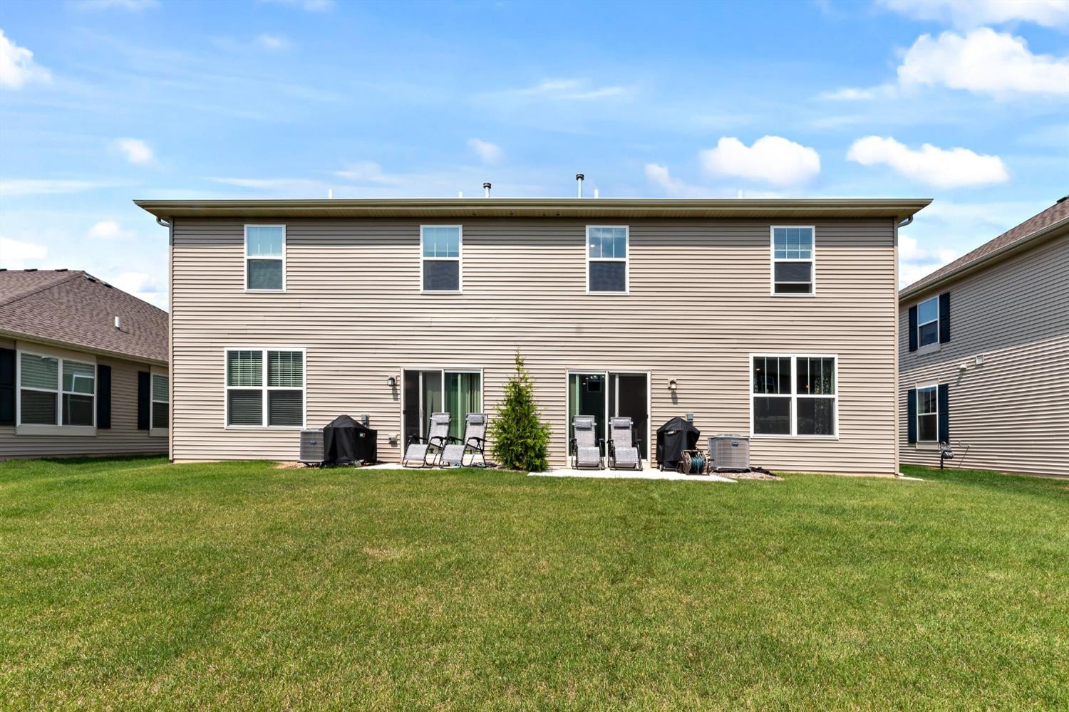 1837 E 110th Place