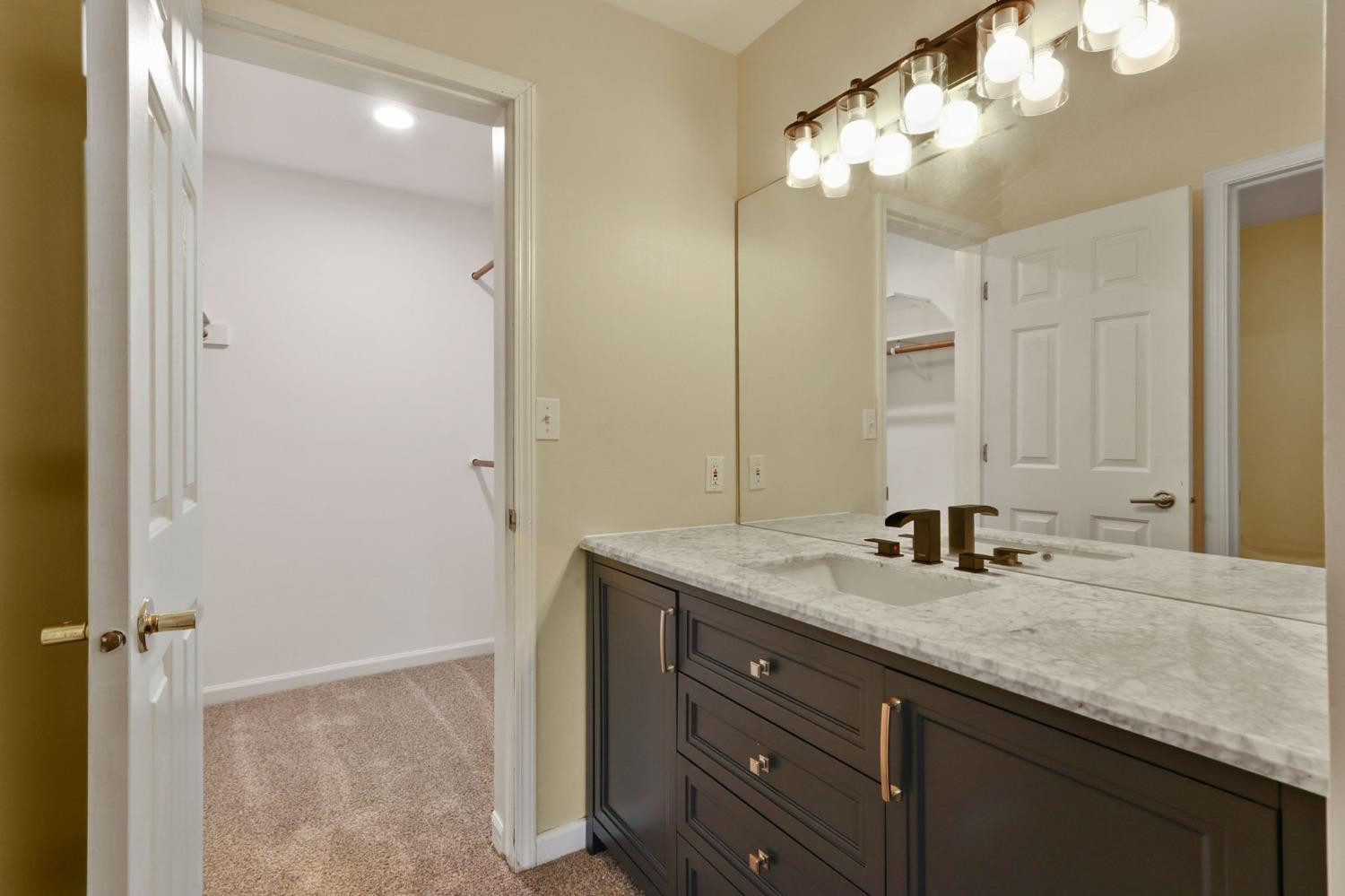 5050 Spinnaker Lane C