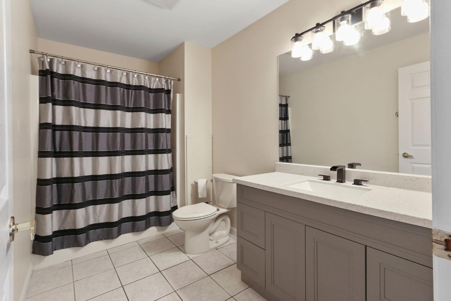 5050 Spinnaker Lane C