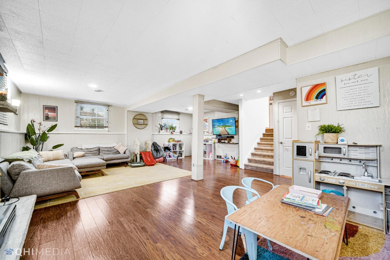 9135 Crestwood Court