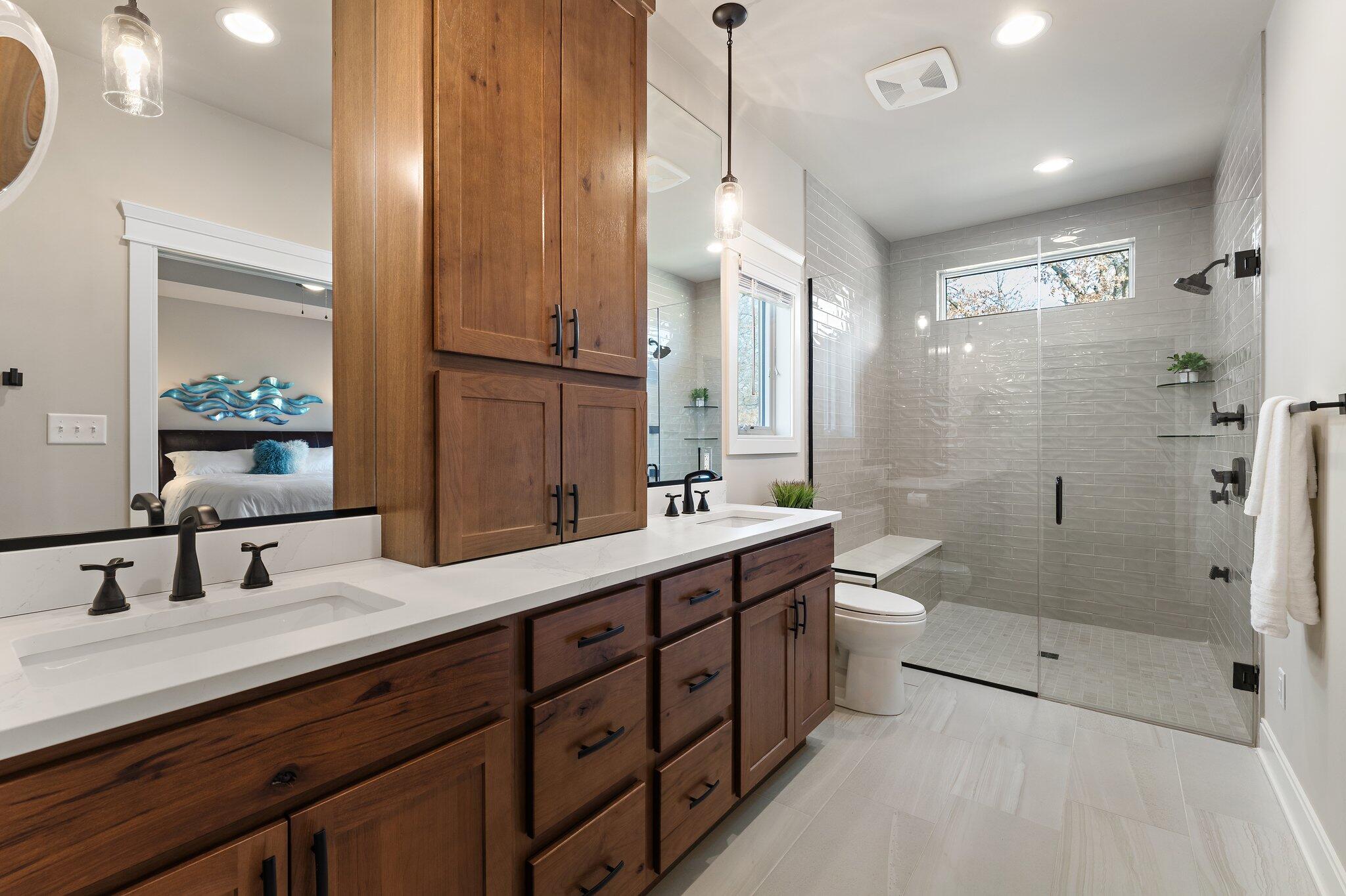 2102 Louis Drive