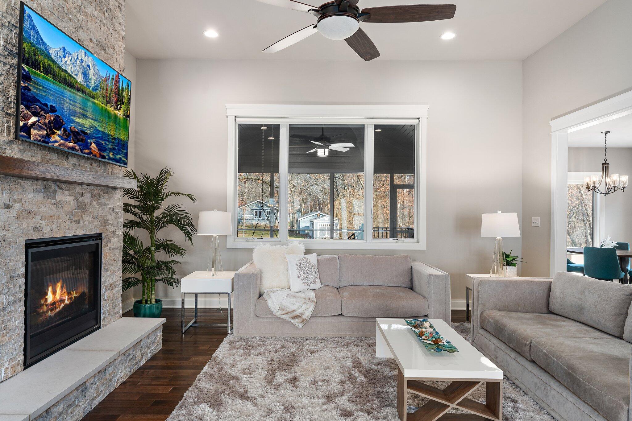 2102 Louis Drive