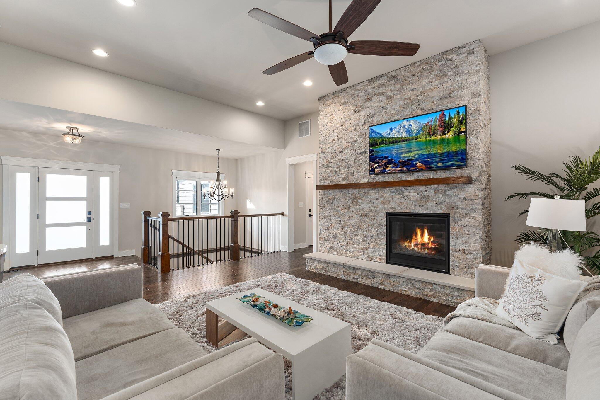 2102 Louis Drive