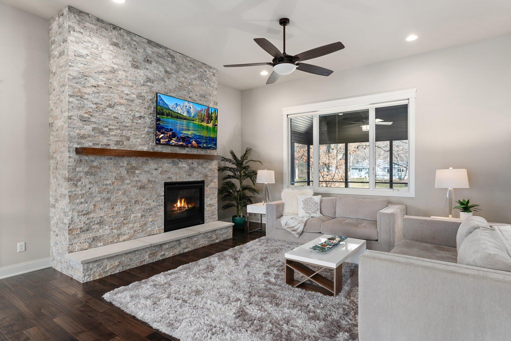 2102 Louis Drive