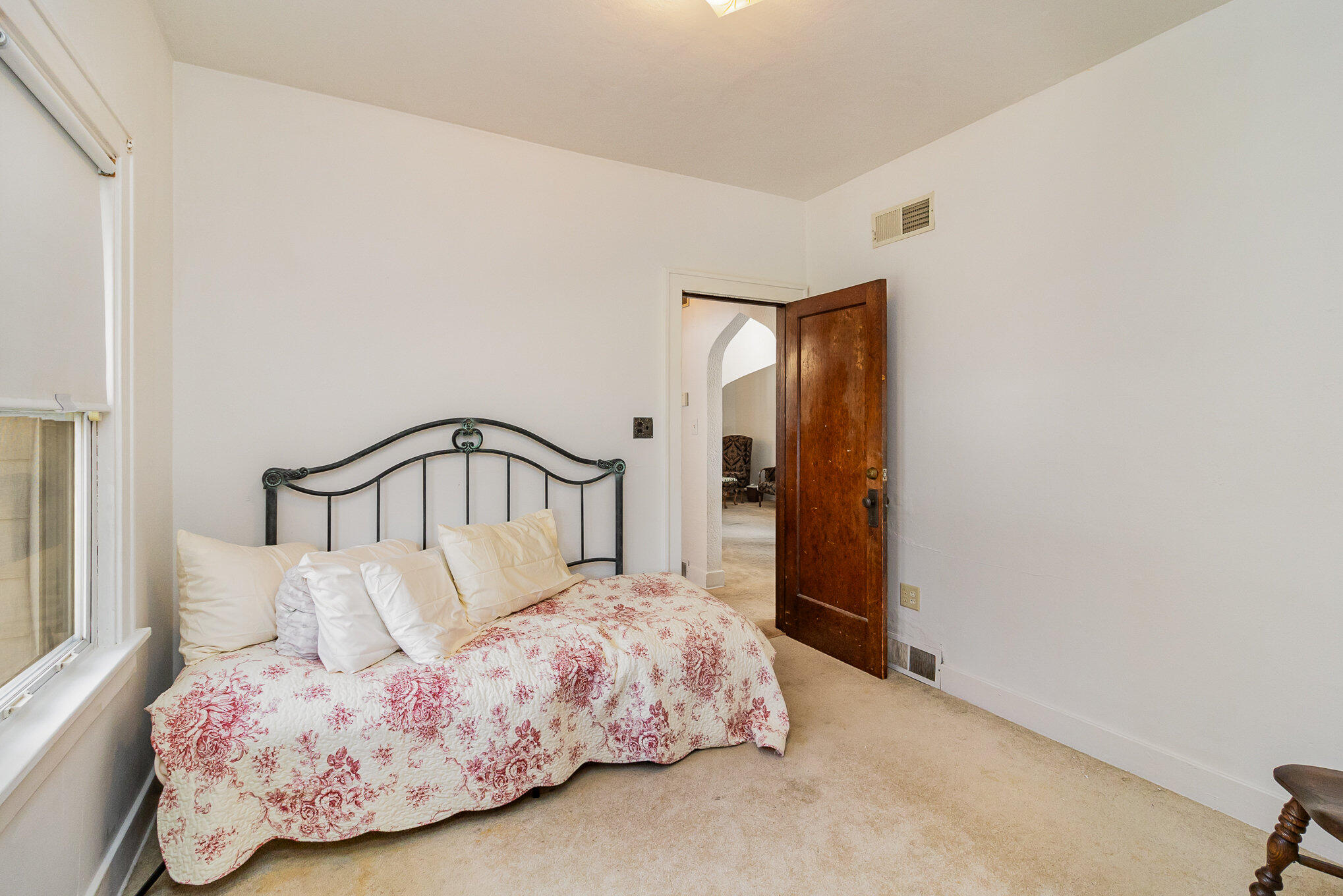 6814 Schneider Avenue