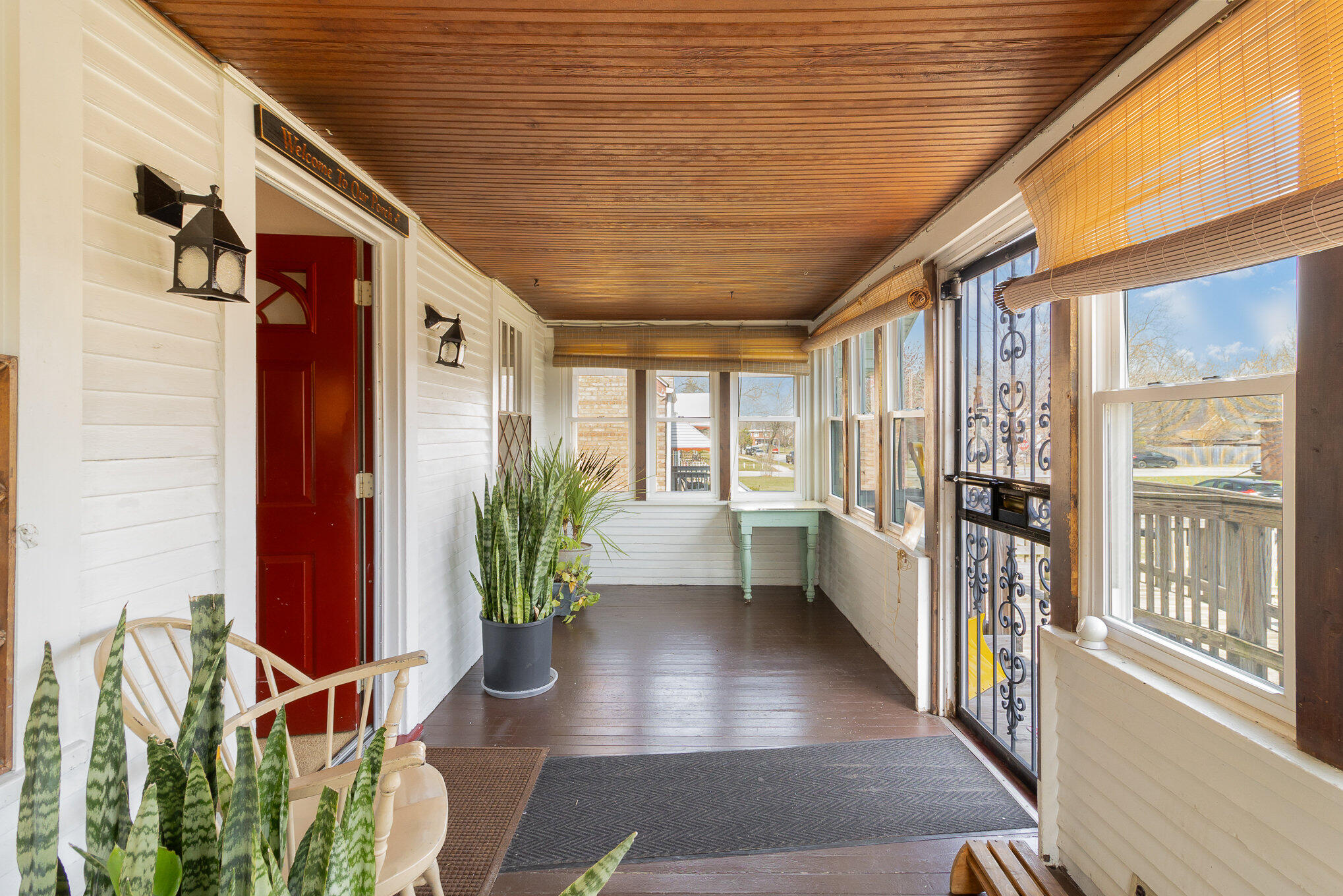 6814 Schneider Avenue