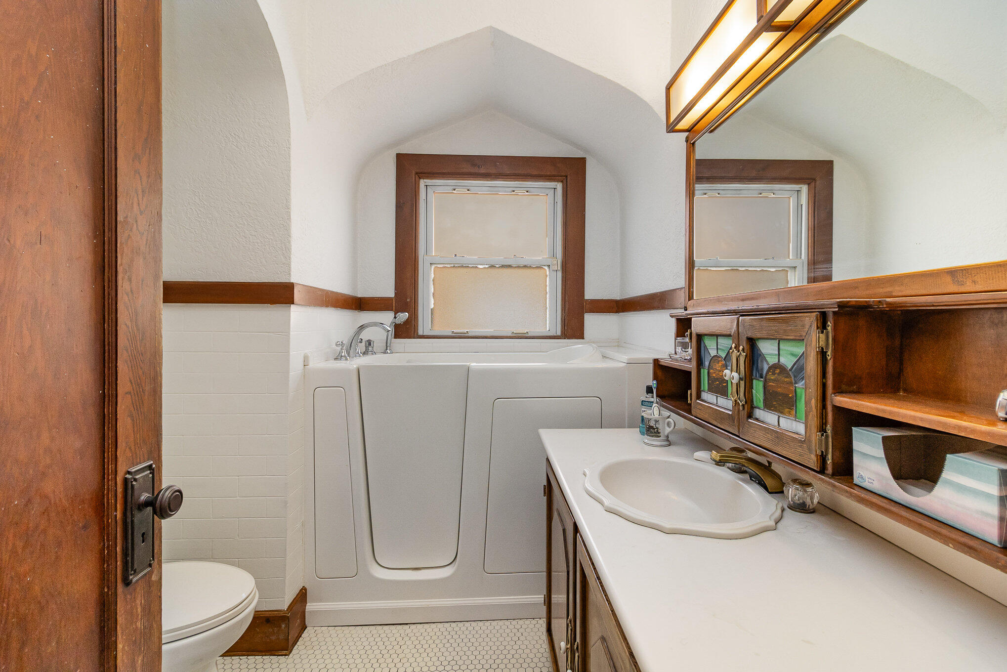 6814 Schneider Avenue