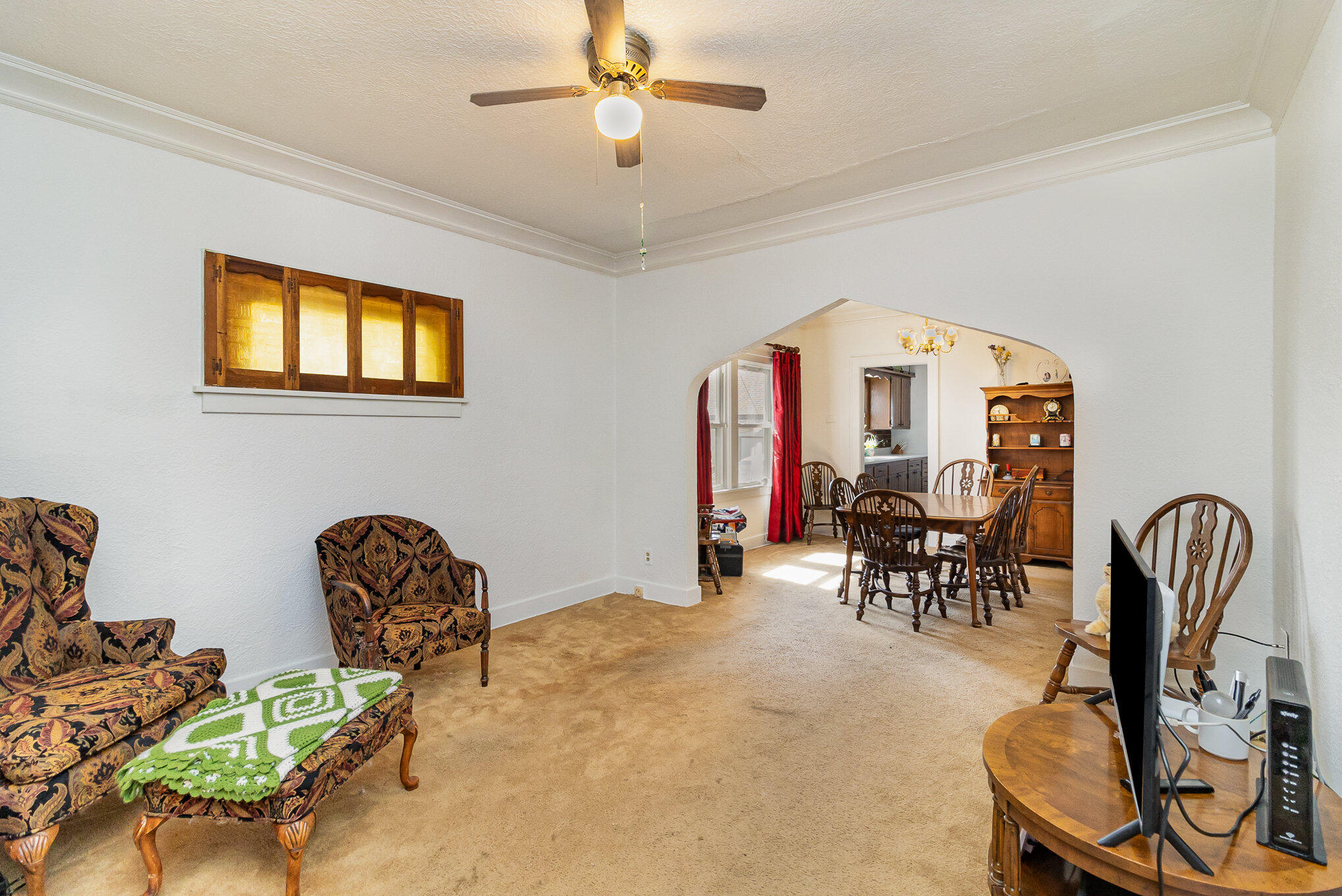 6814 Schneider Avenue