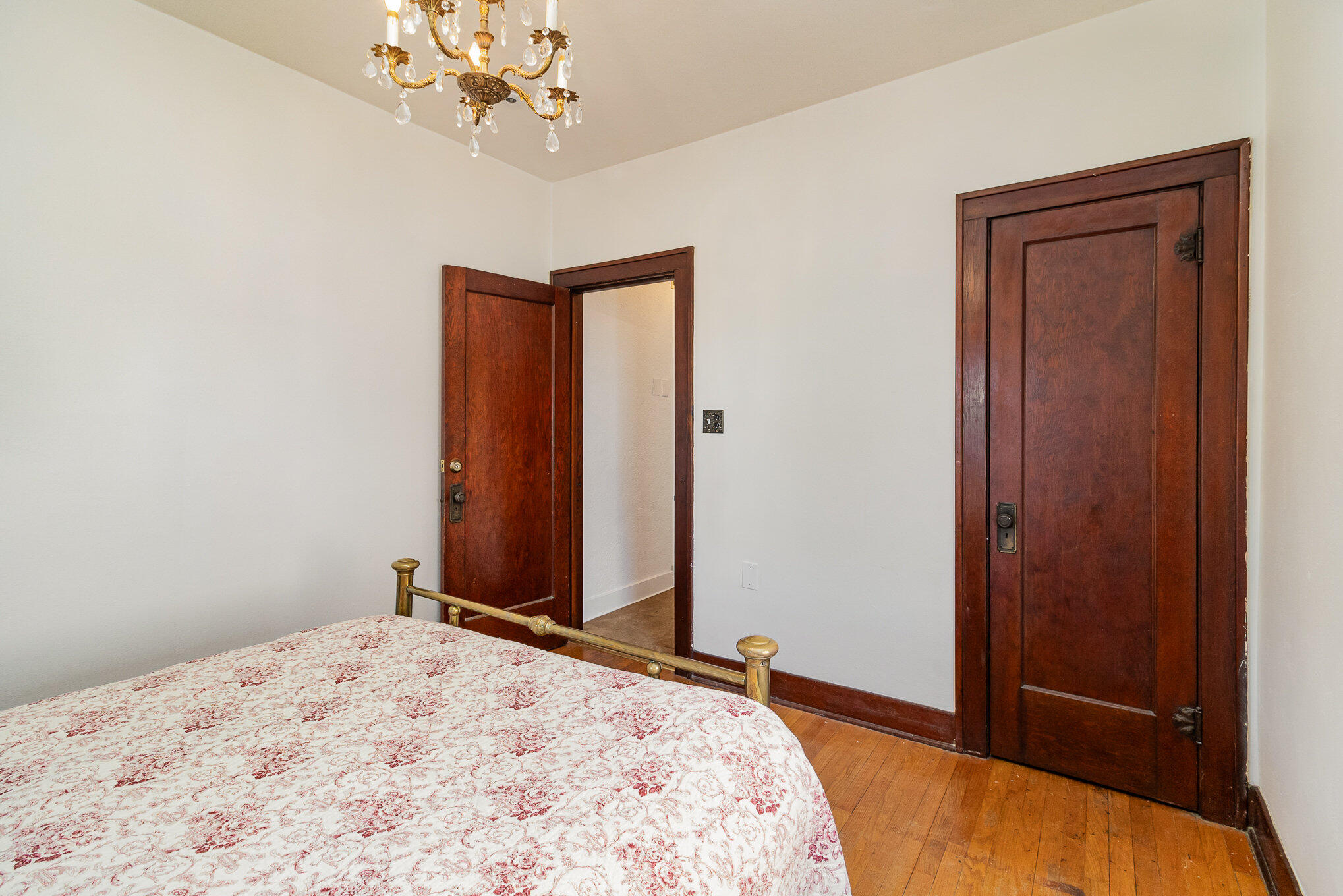 6814 Schneider Avenue