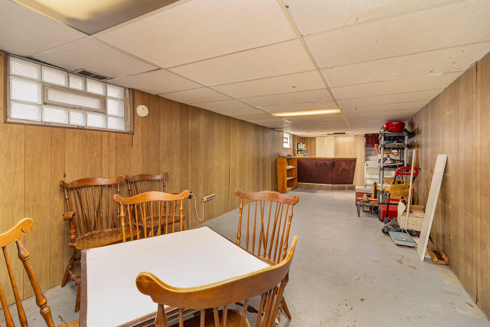 6814 Schneider Avenue