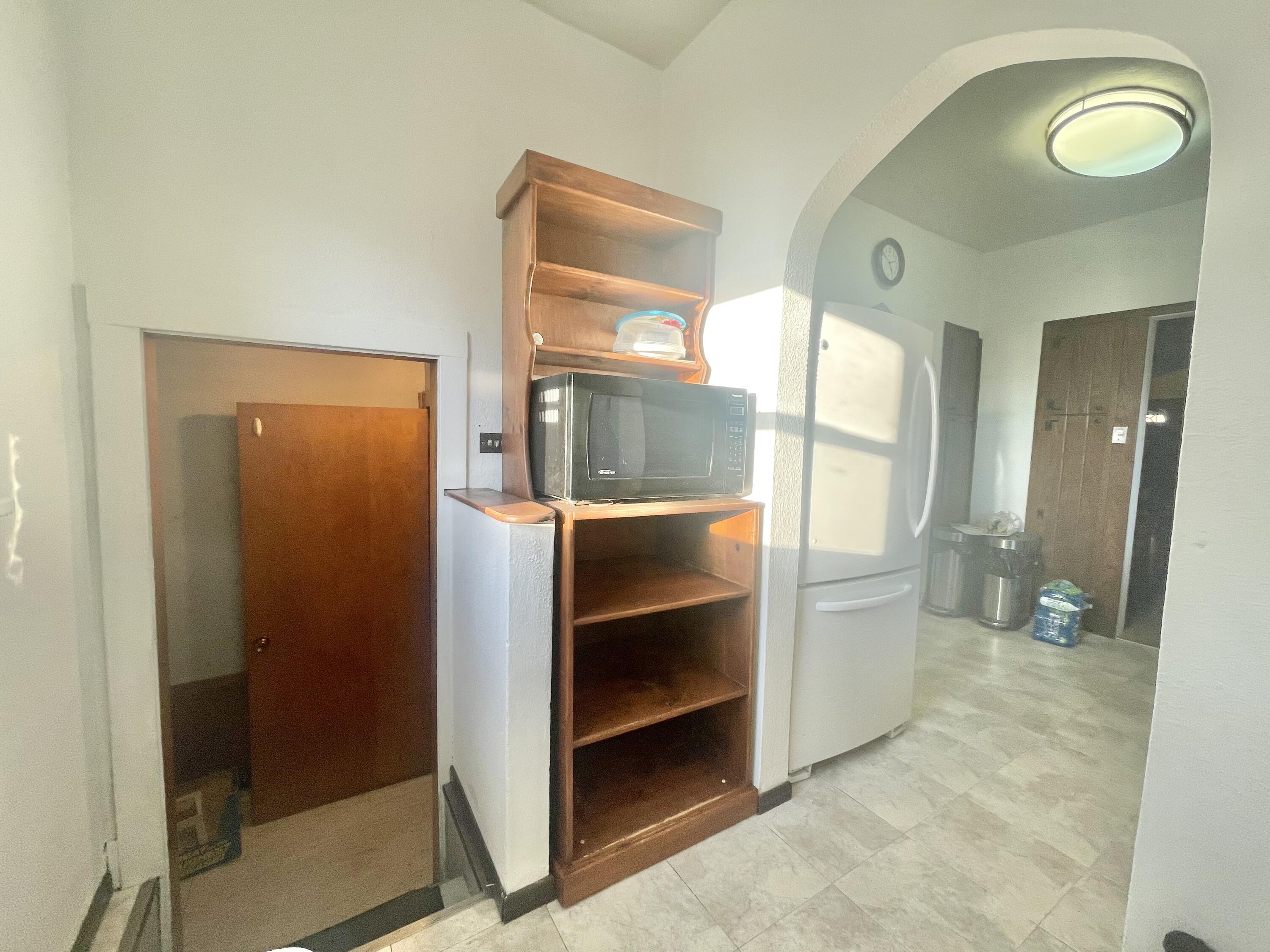 6814 Schneider Avenue