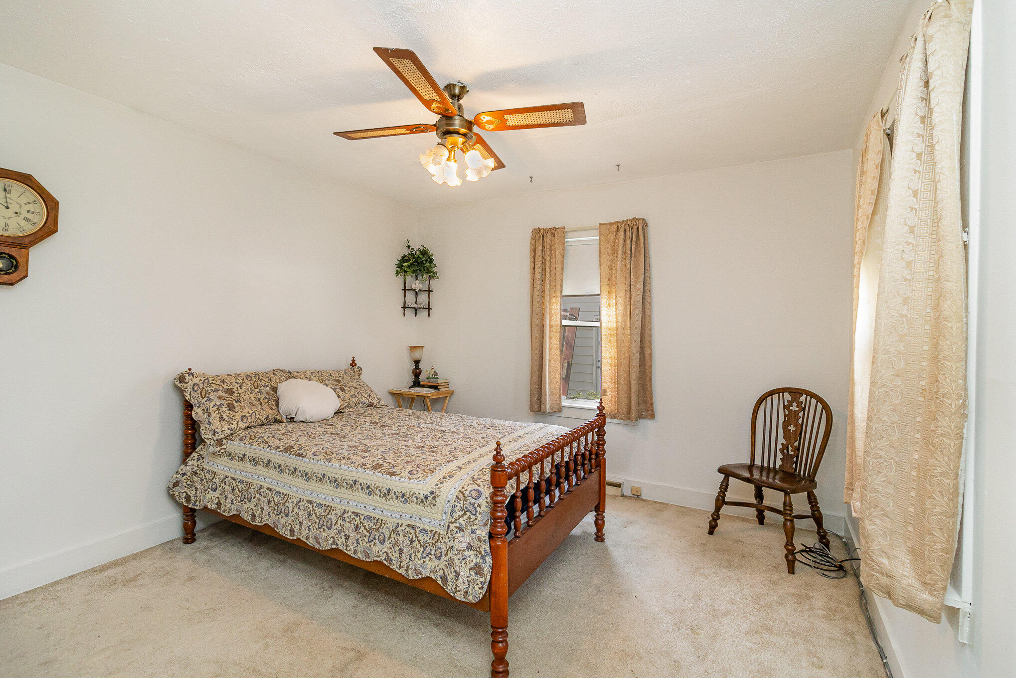 6814 Schneider Avenue