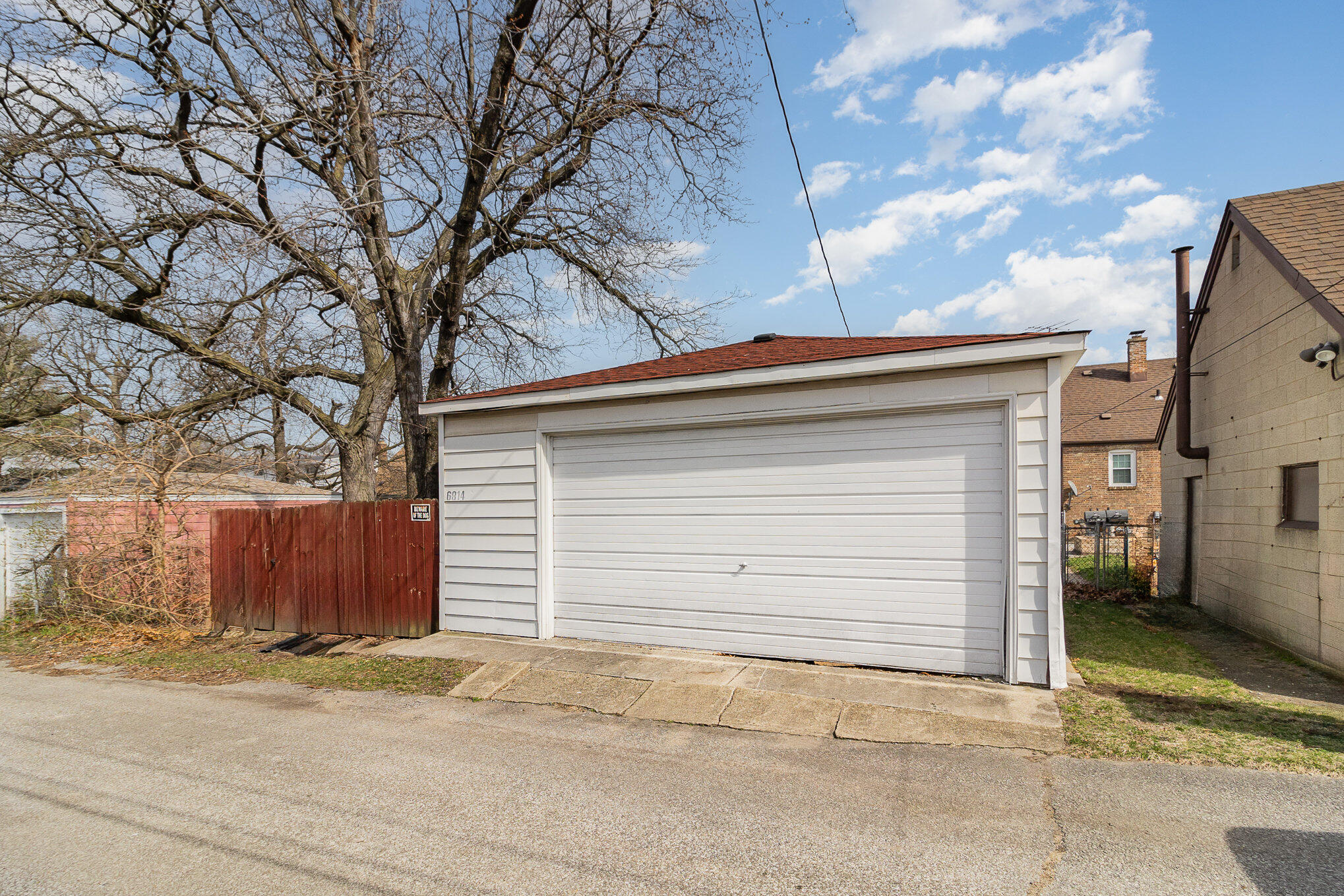 6814 Schneider Avenue