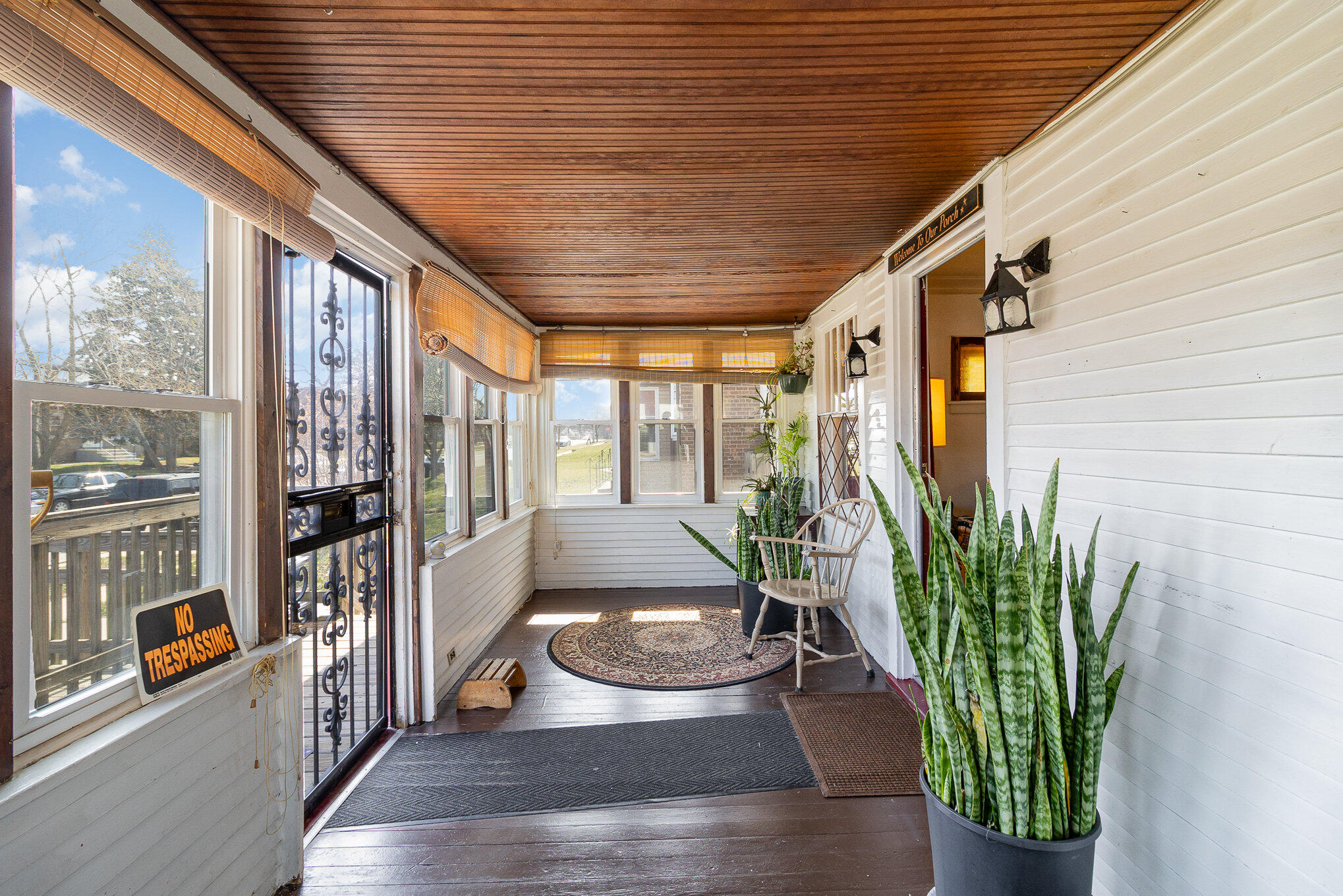 6814 Schneider Avenue