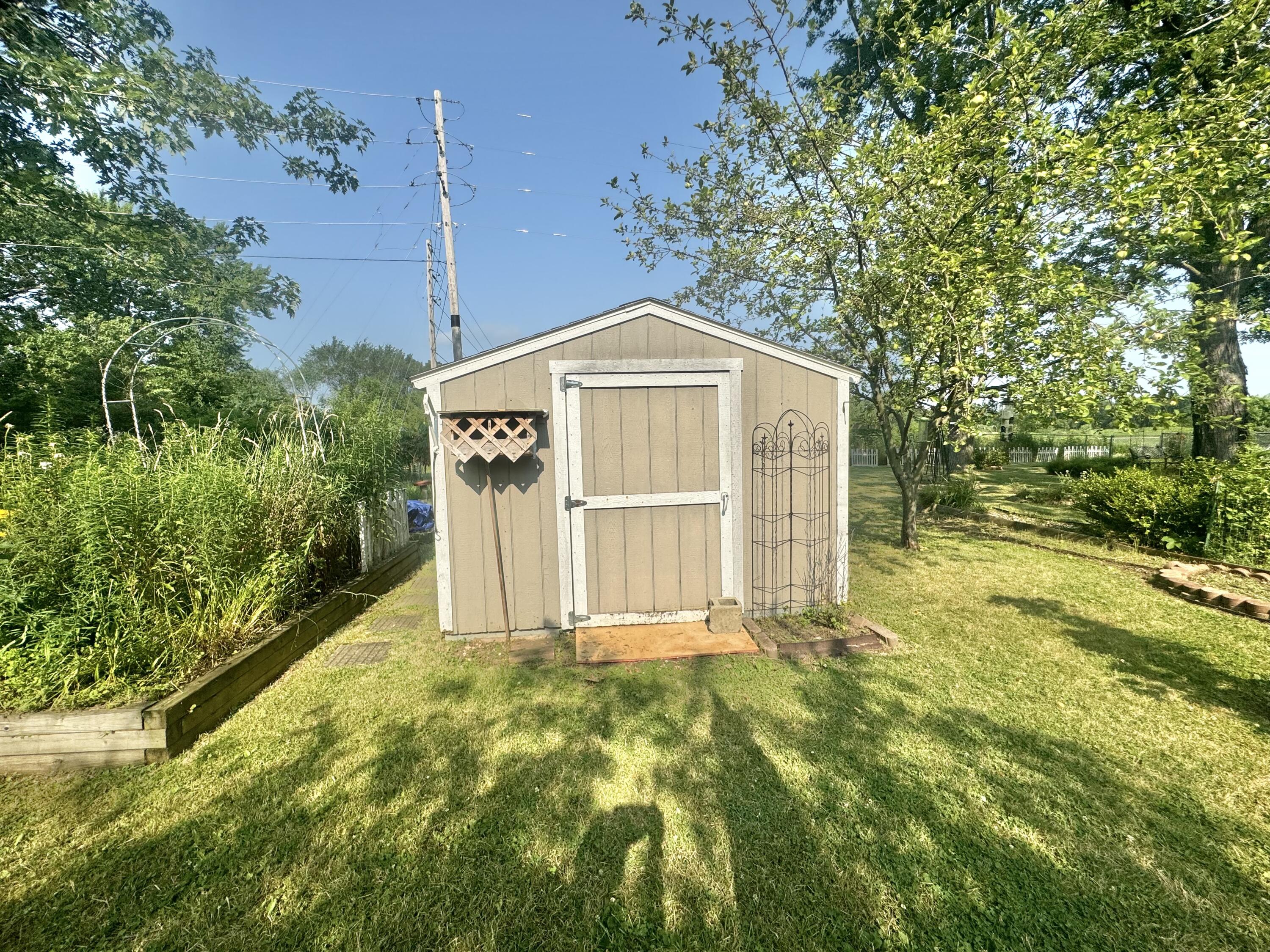 3912 Brookside Drive